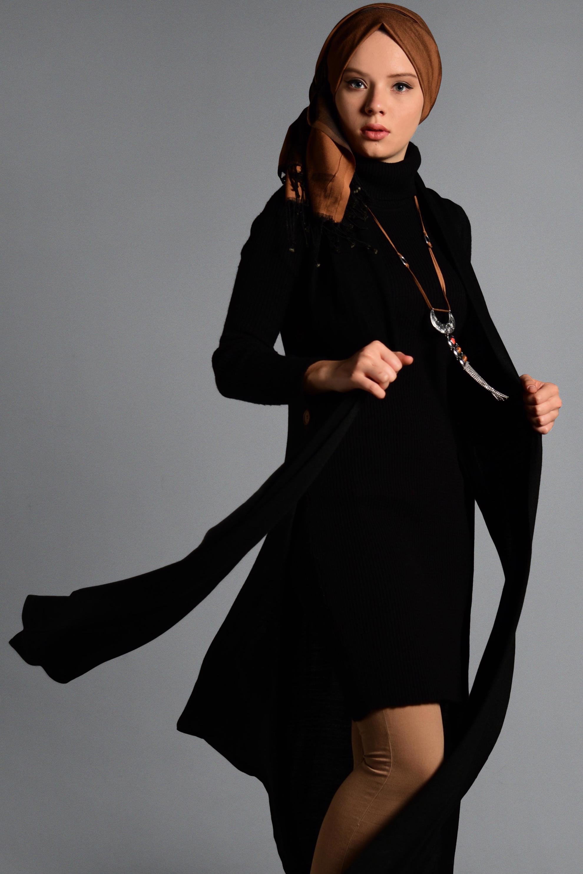 Tesettür giyim SİYAH YIRTMAÇ DETAYLI TRİKO YELEK 4070