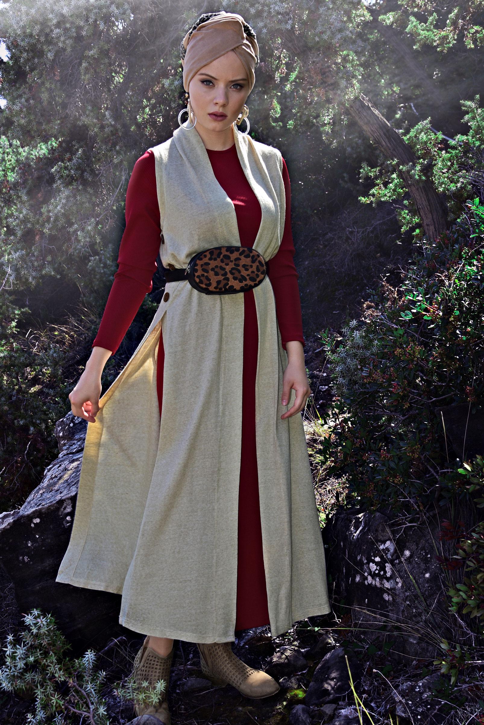 Tesettür giyim BEJ YIRTMAÇ DETAYLI TRİKO YELEK 4070