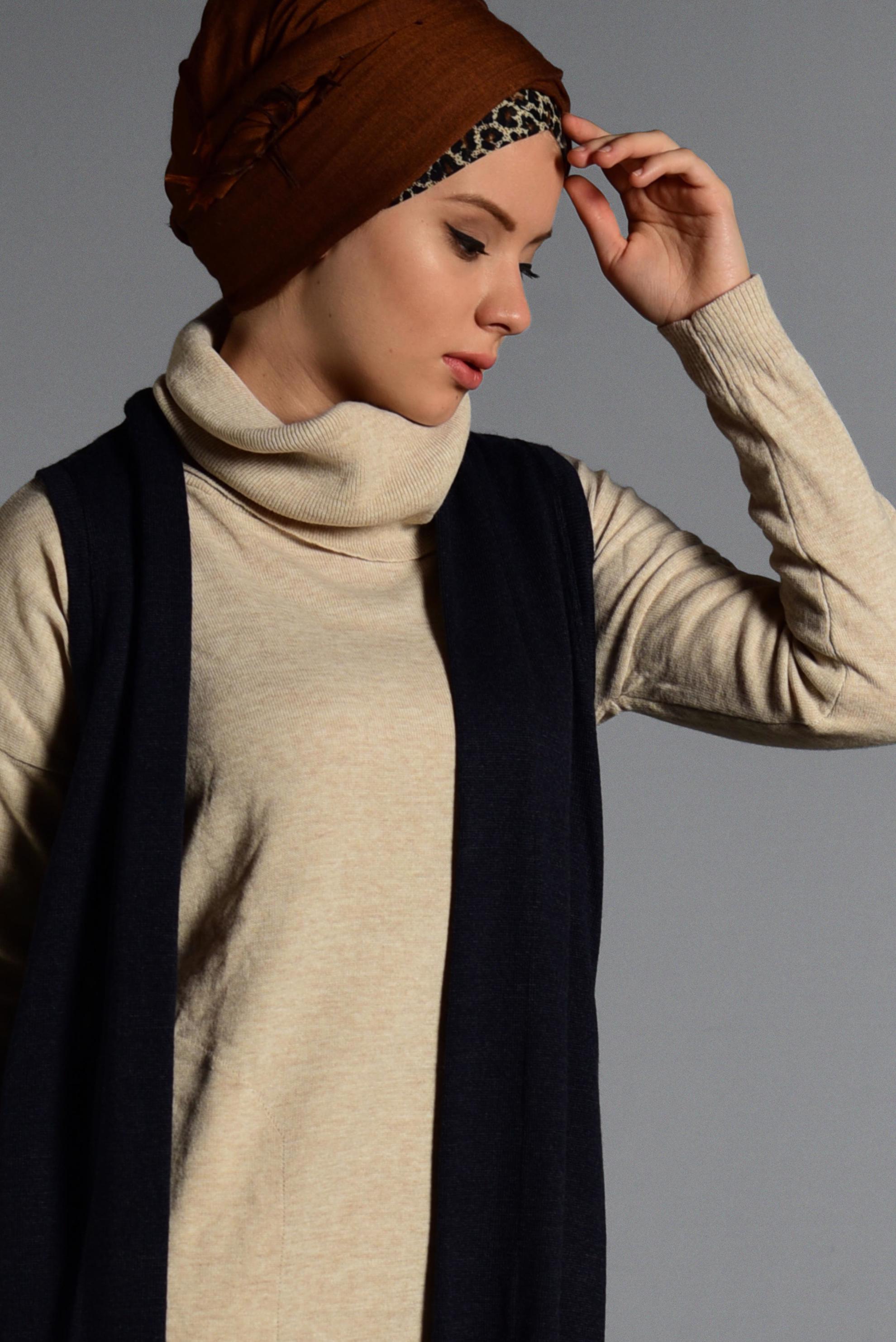 Tesettür giyim LACİVERT YIRTMAÇ DETAYLI TRİKO YELEK 4070