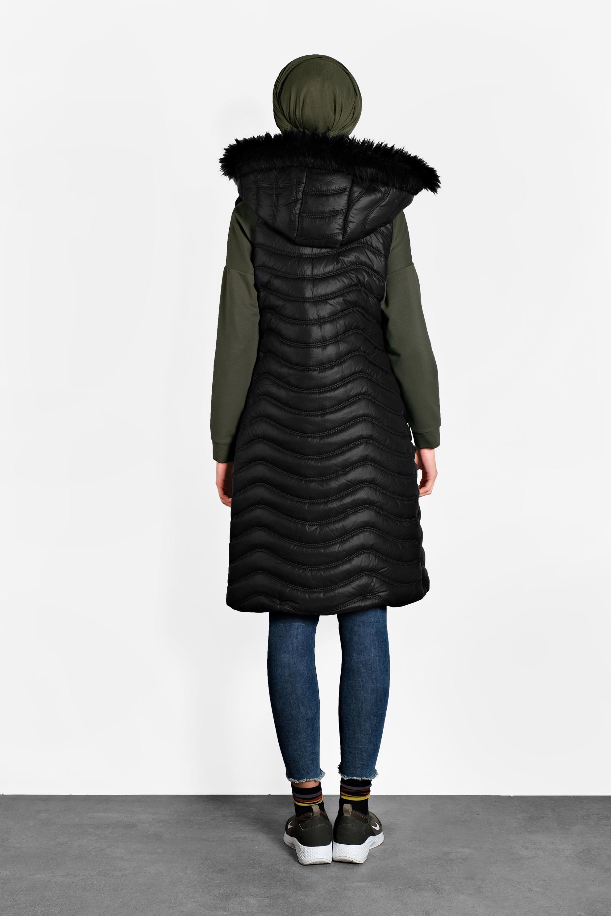 Tesettür giyim SİYAH KÜRKLÜ KAPÜŞONLU ŞİŞME YELEK 90097