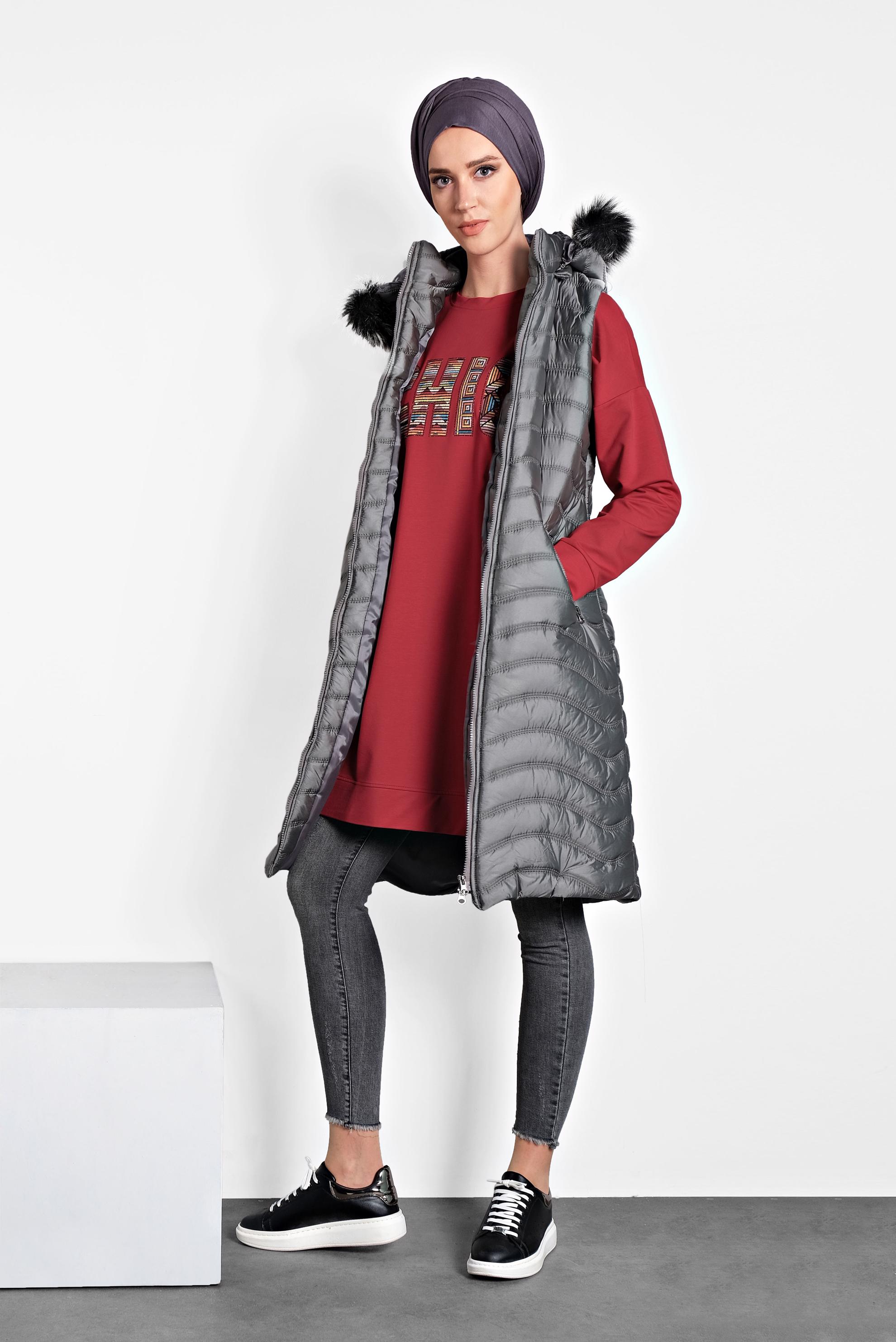 Tesettür giyim GRİ KÜRKLÜ KAPÜŞONLU ŞİŞME YELEK 90097