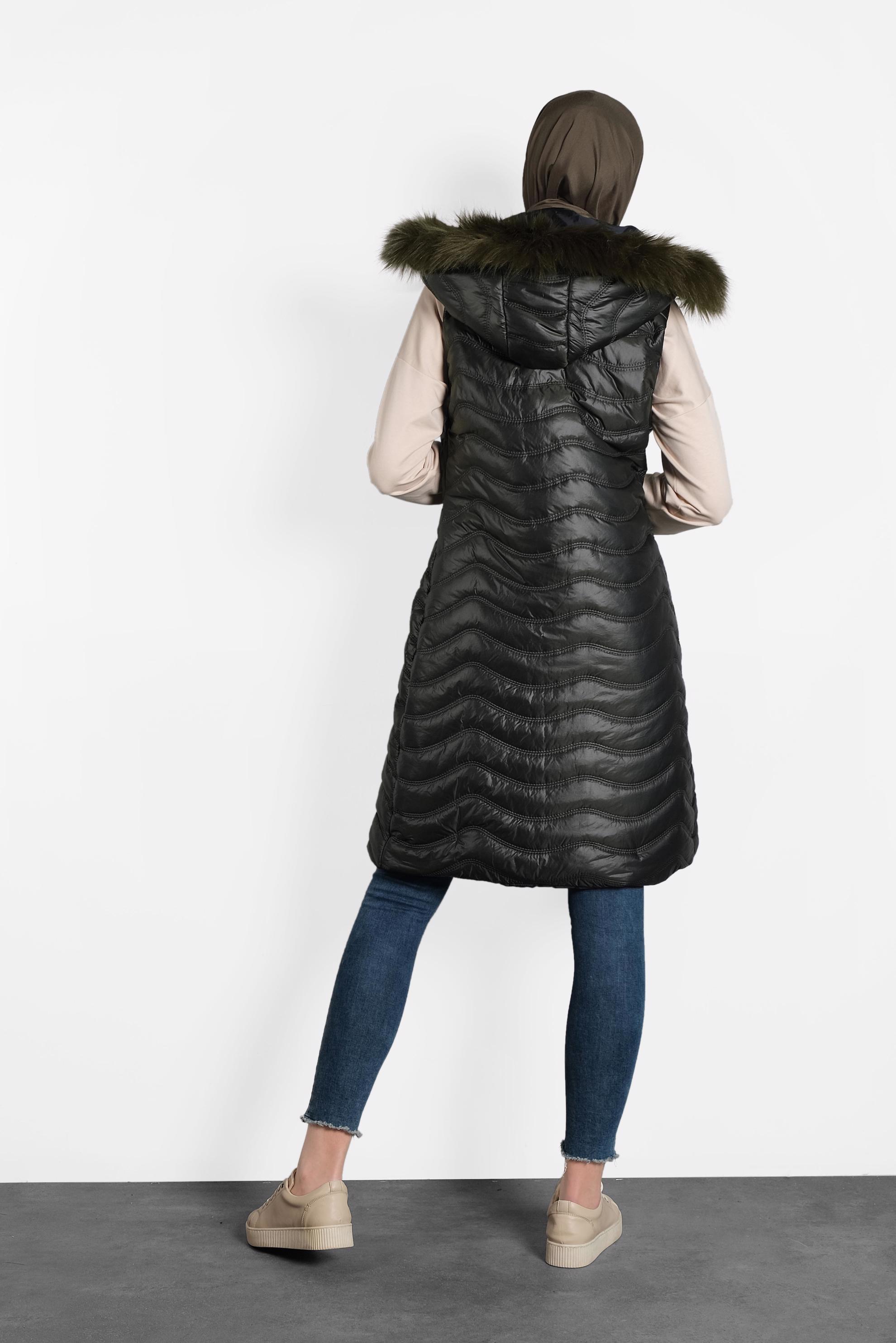 Tesettür giyim HAKİ KÜRKLÜ KAPÜŞONLU ŞİŞME YELEK 90097