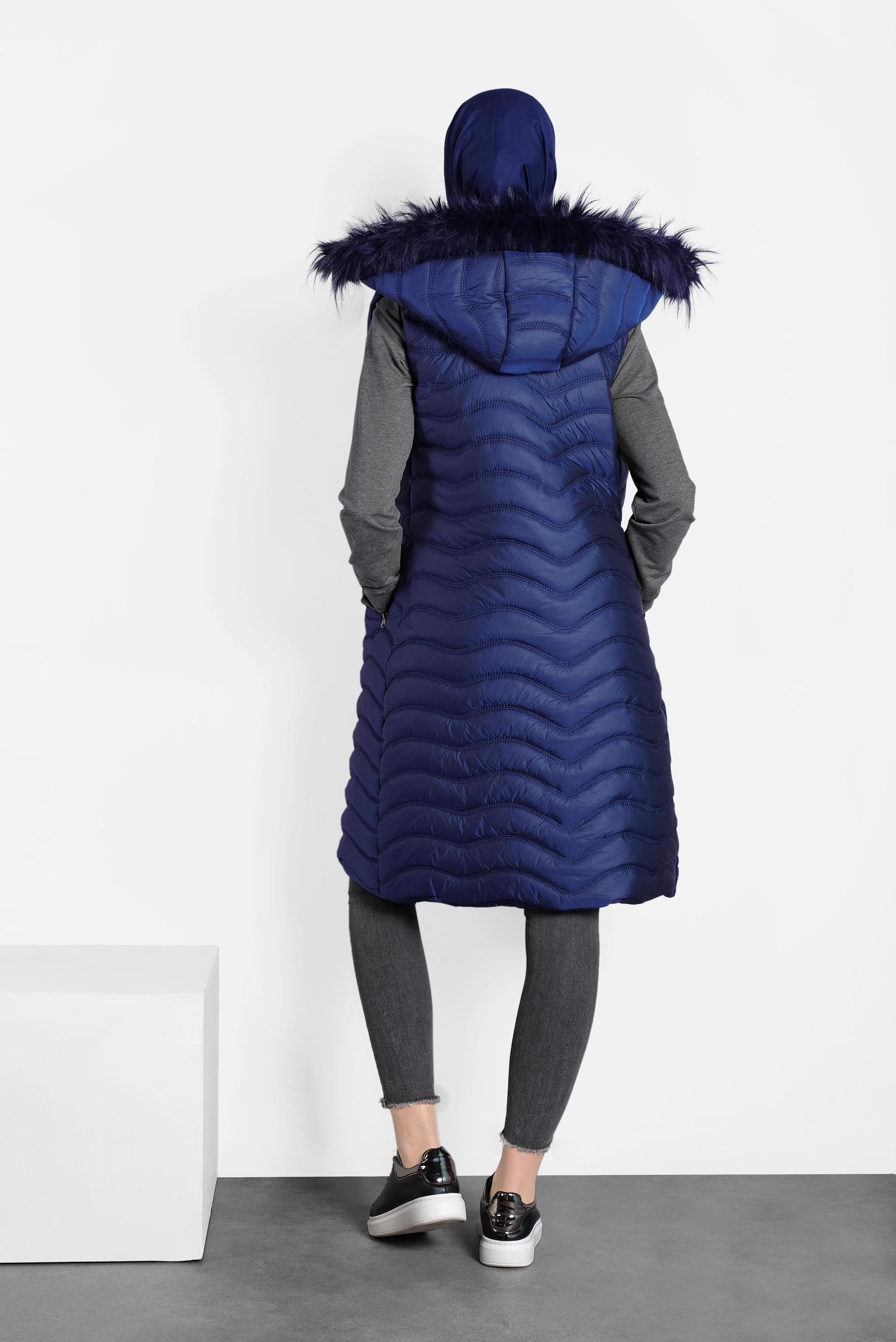 Tesettür giyim LACİVERT KÜRKLÜ KAPÜŞONLU ŞİŞME YELEK 90099