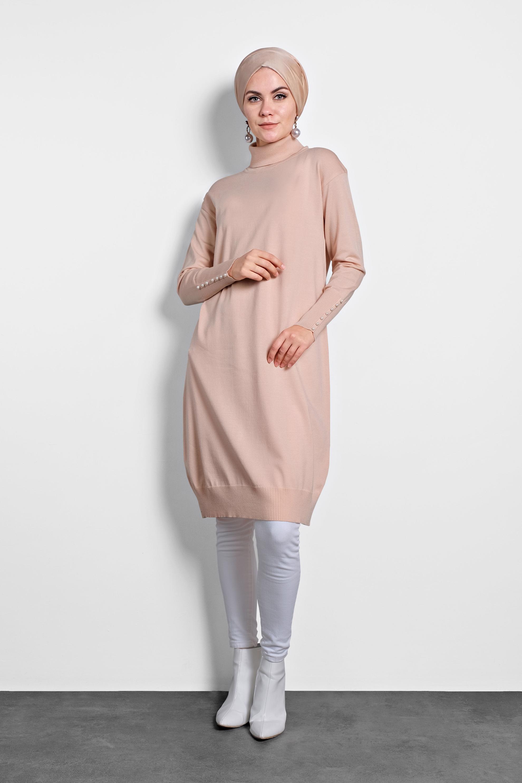 Tesettür giyim PUDRA BALIKÇI YAKA KOLLARI İNCİ DETAYLI TRİKO TUNİK 40023 