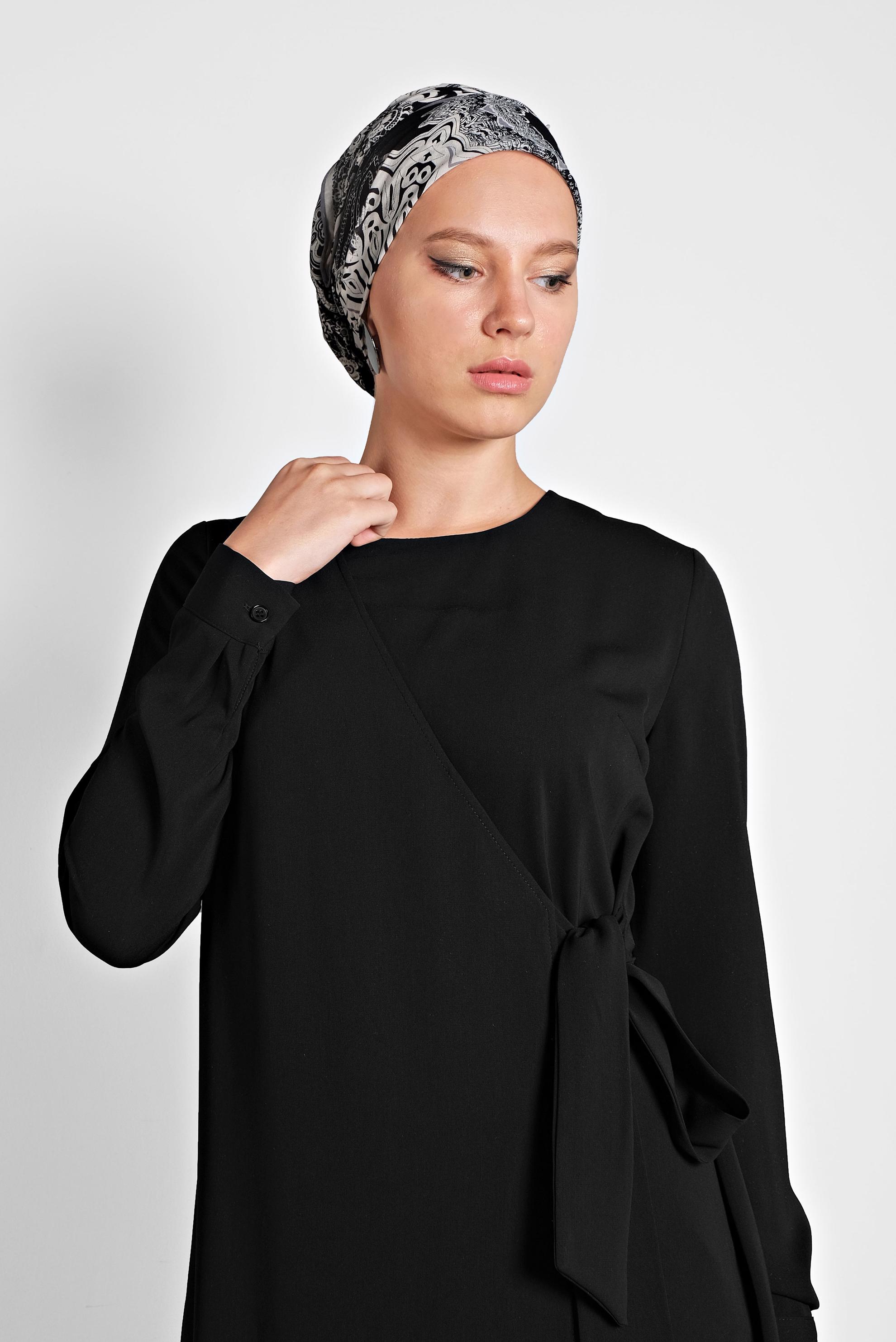 Tesettür giyim SİYAH YANDAN BAĞLAMALI TUNİK 40115