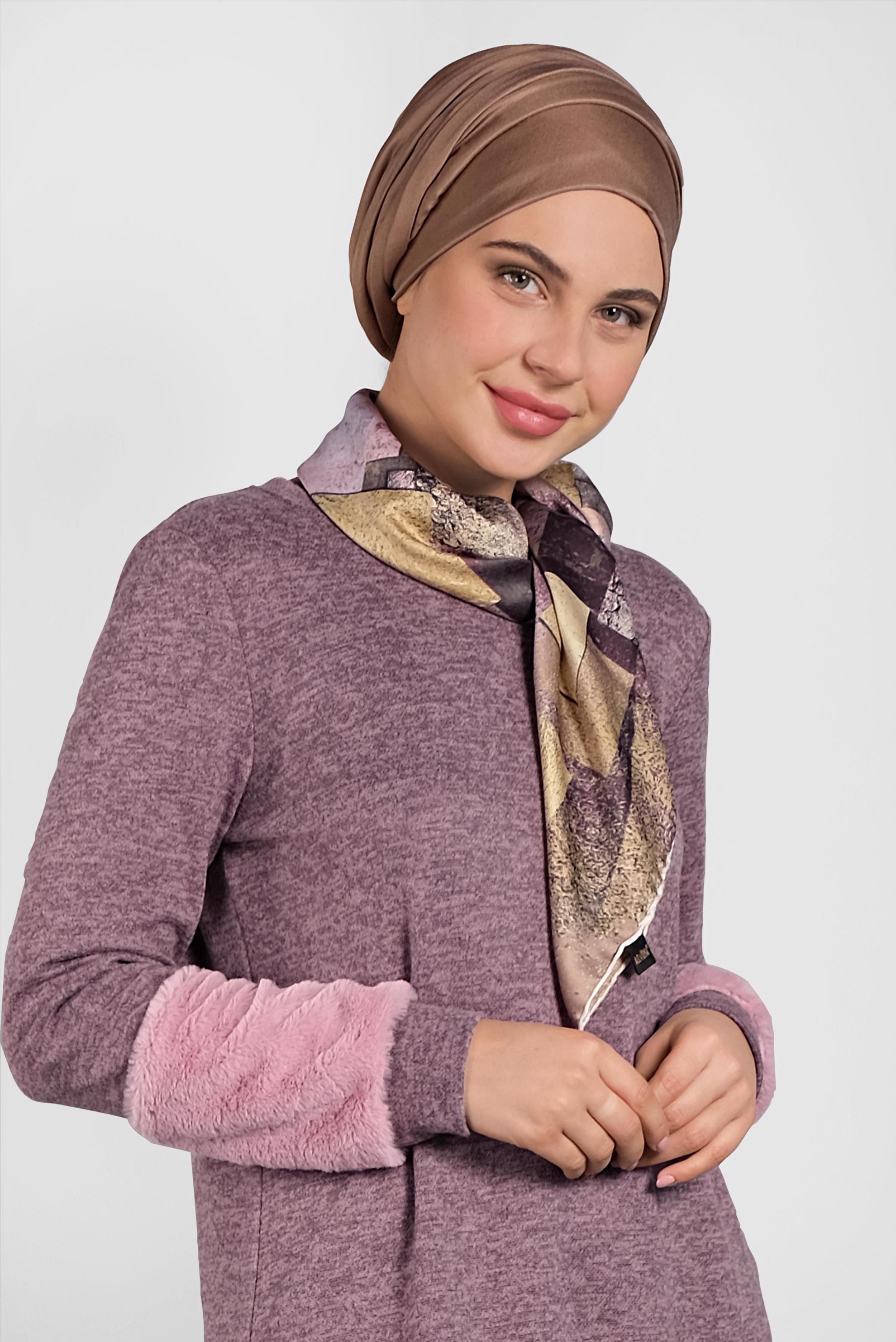 Tesettür giyim PUDRA KOLLARI PELUŞ TUNİK 40398 