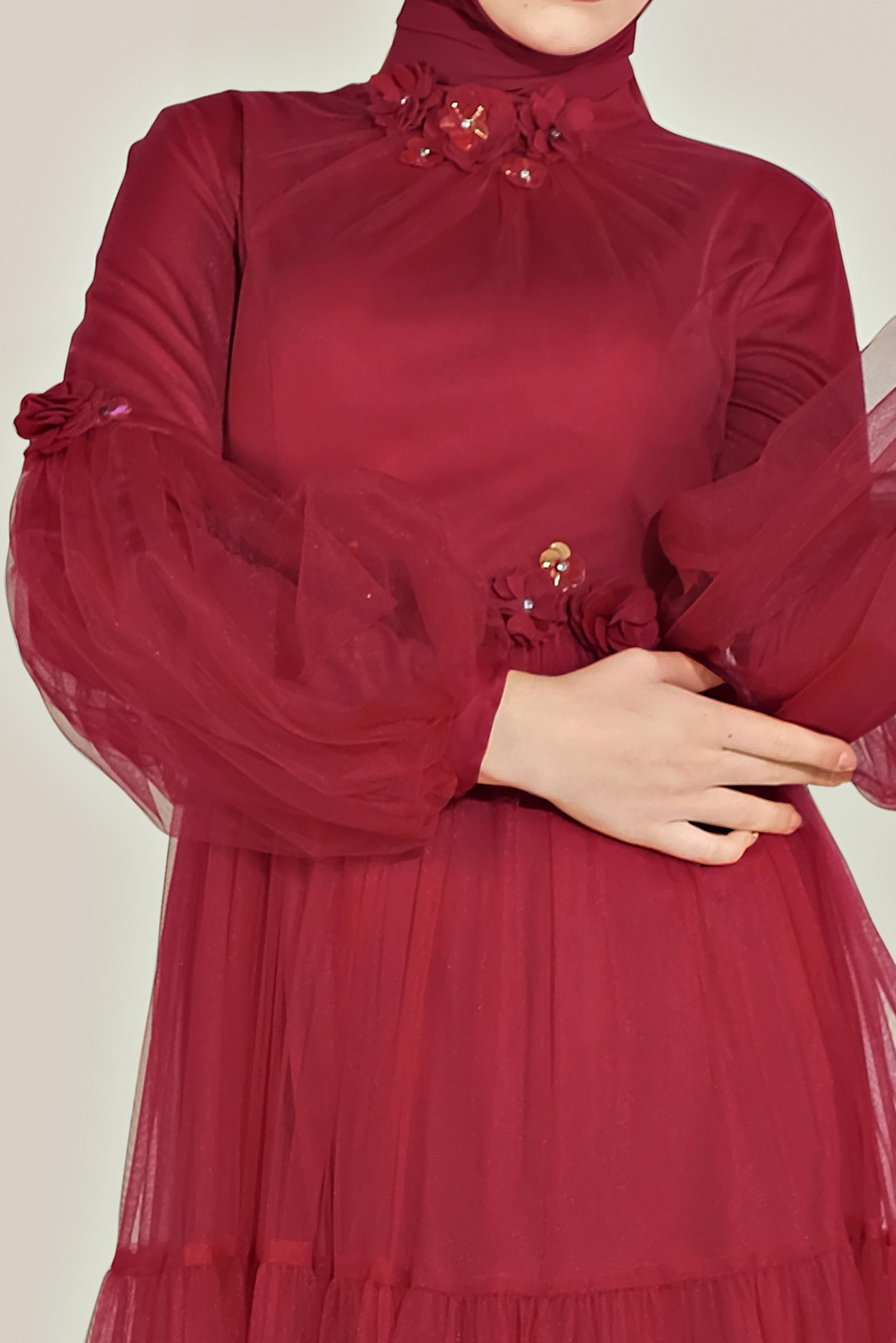 Tesettür giyim KIRMIZI ÇİÇEK DETAYLI TÜL ABİYE ELBİSE 50006