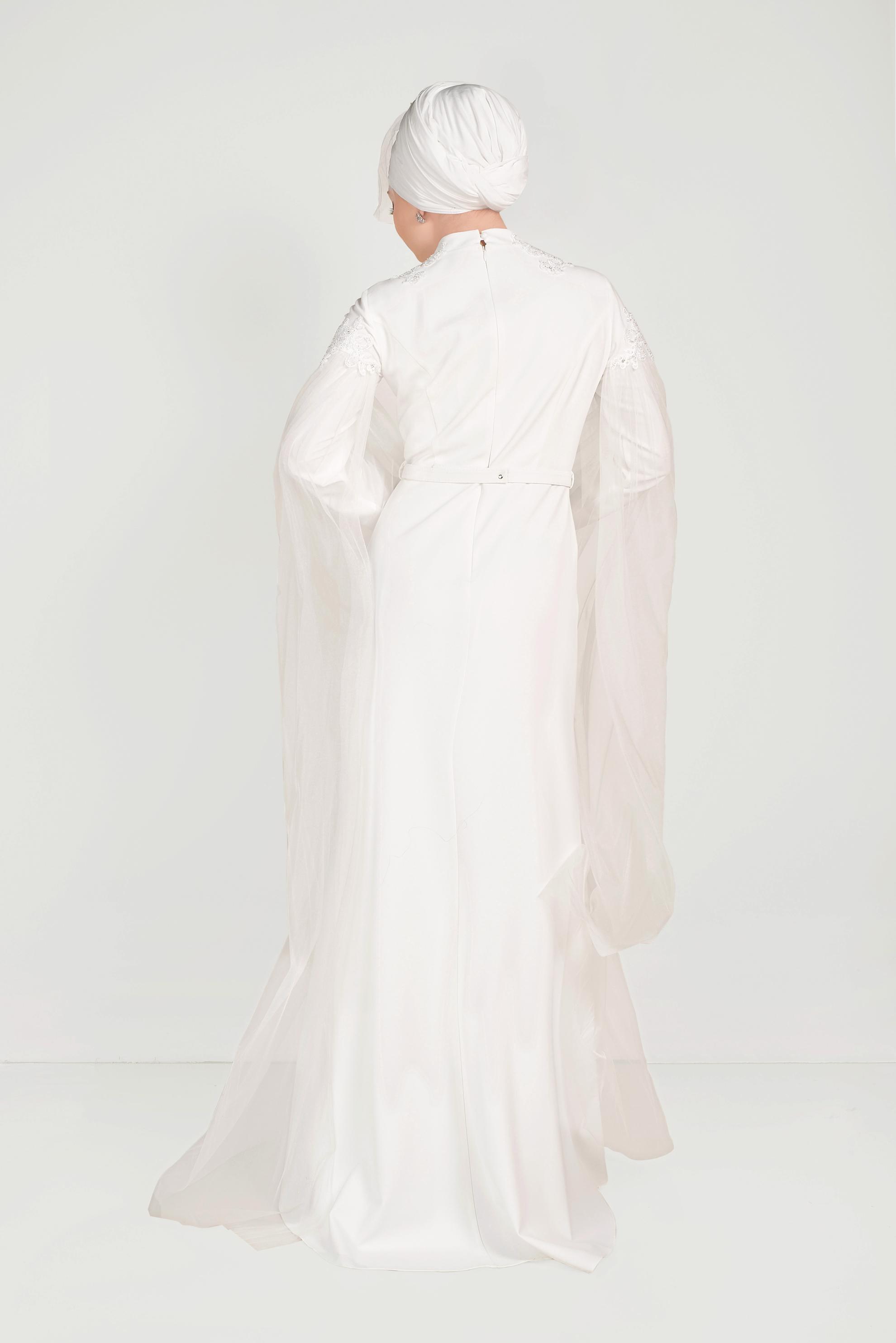 Tesettür giyim BEYAZ BONCUKLU TÜLLÜ ABİYE ELBİSE 50007