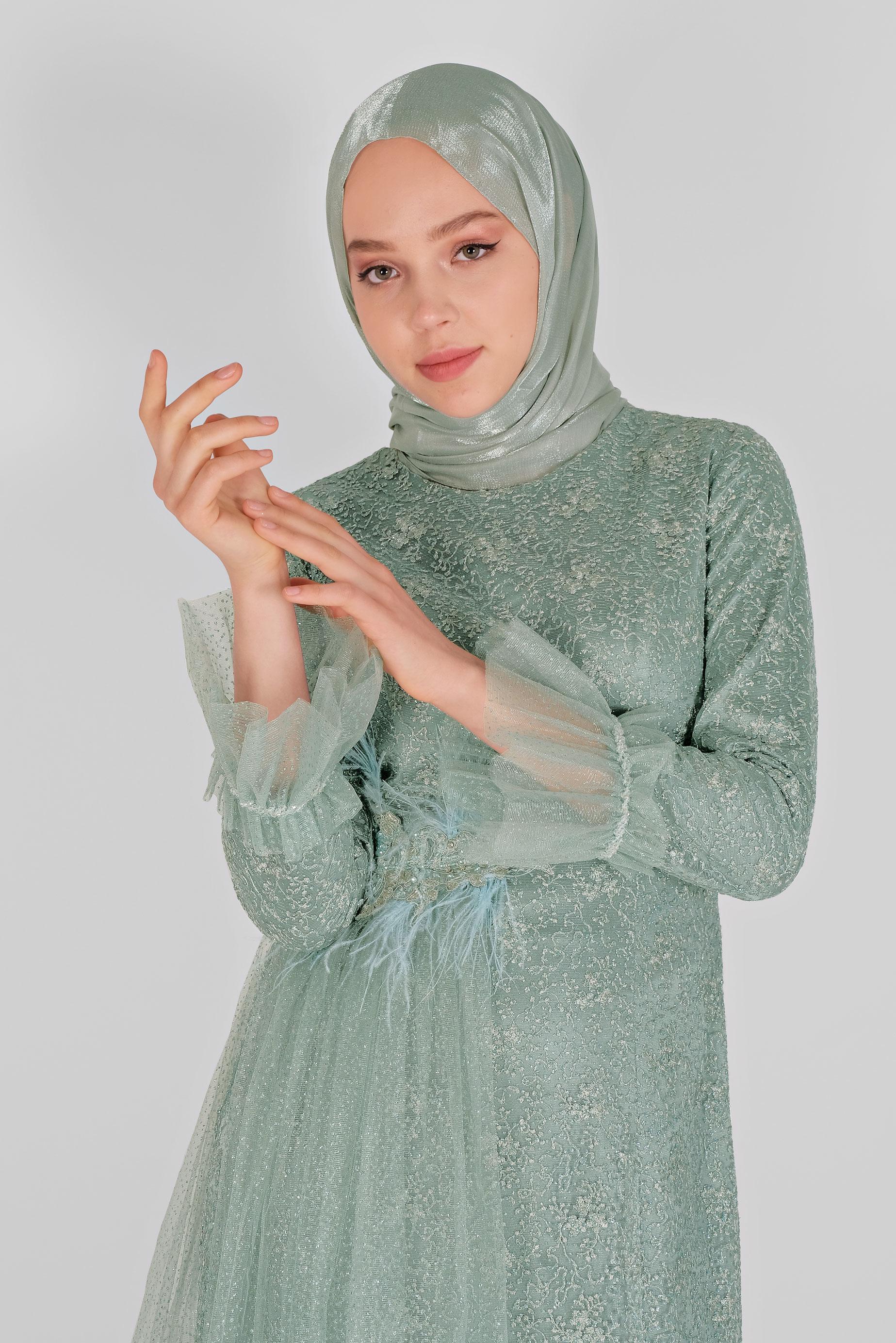 Tesettür giyim YEŞİL BONCUK İŞLEMELİ TÜY DETAYLI ABİYE ELBİSE 50022