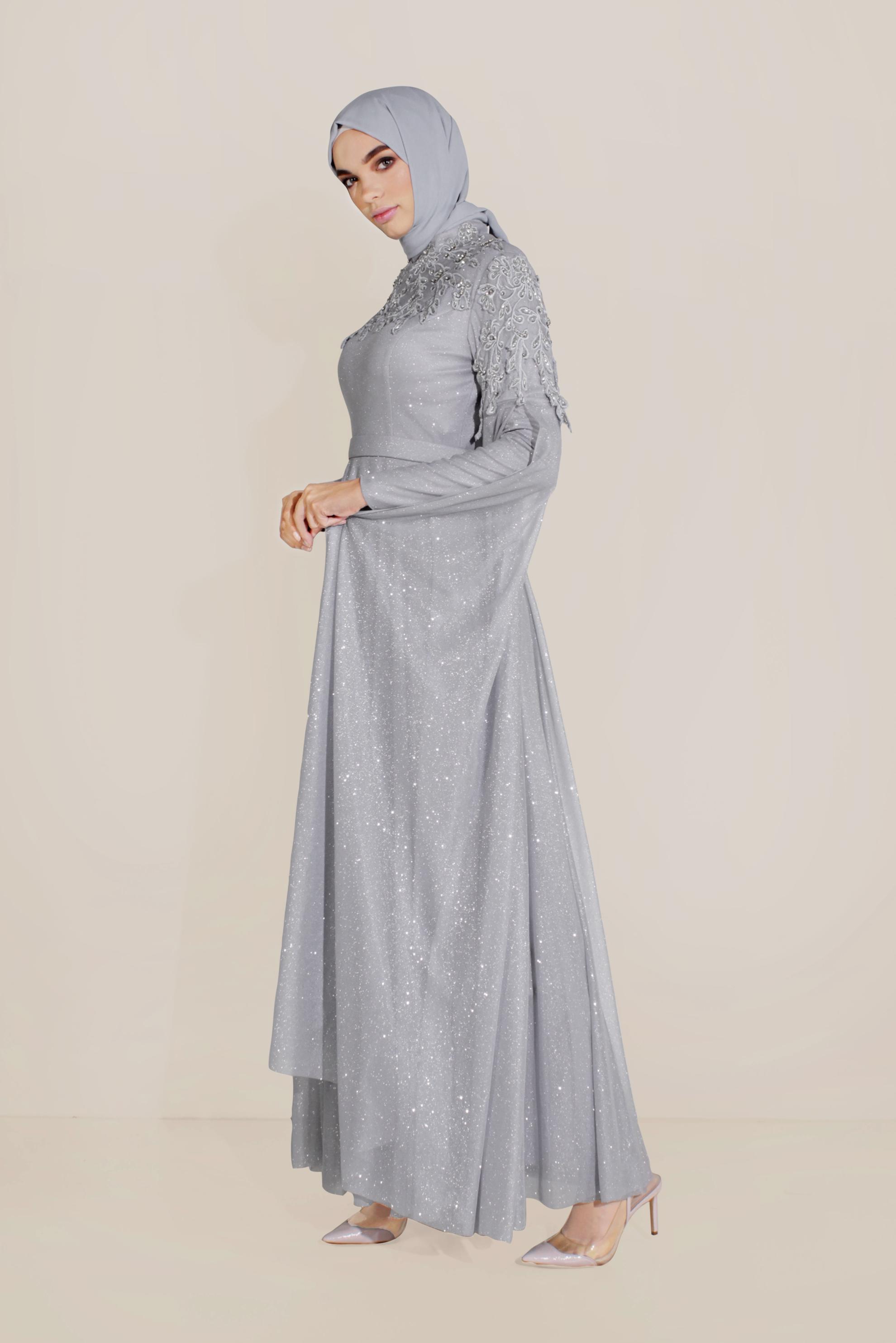 Tesettür giyim GRİ GÜPÜR DETAYLI PELERİN KOL SİMLİ KUMAŞ ABİYE 50031