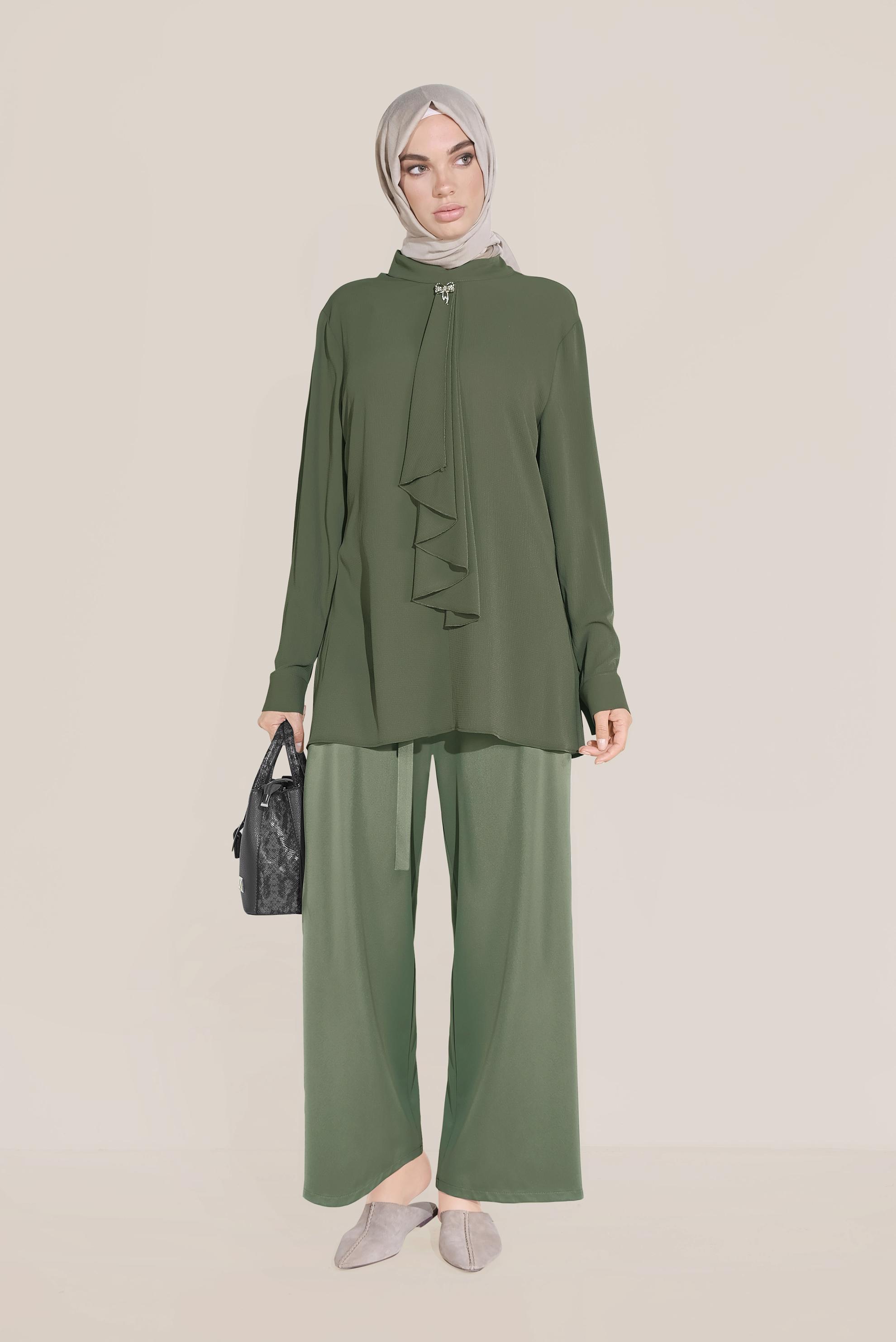 Tesettür giyim HAKİ YAKASI BROŞ DETAYLI ŞİFON TUNİK 20036