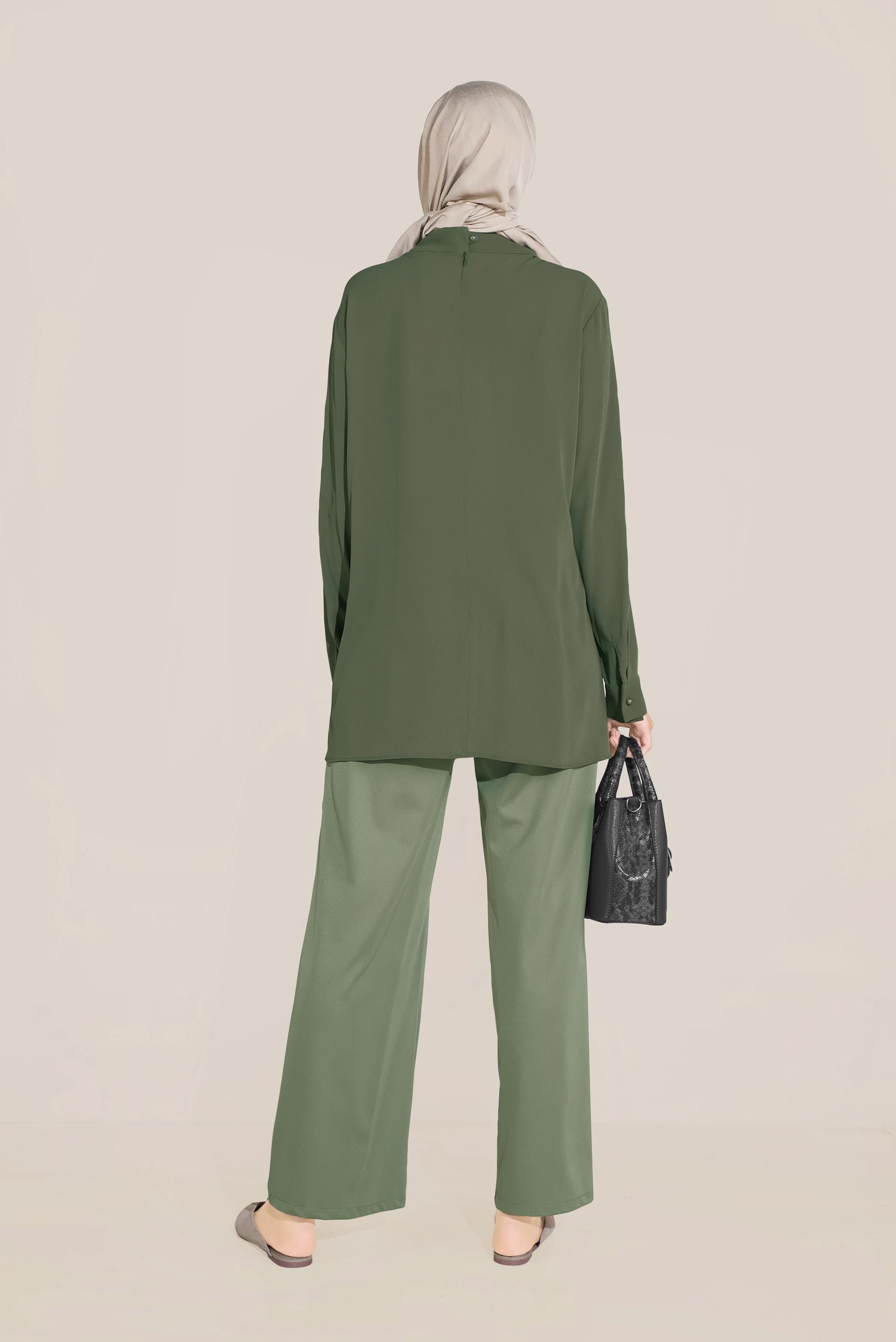 Tesettür giyim HAKİ YAKASI BROŞ DETAYLI ŞİFON TUNİK 20036