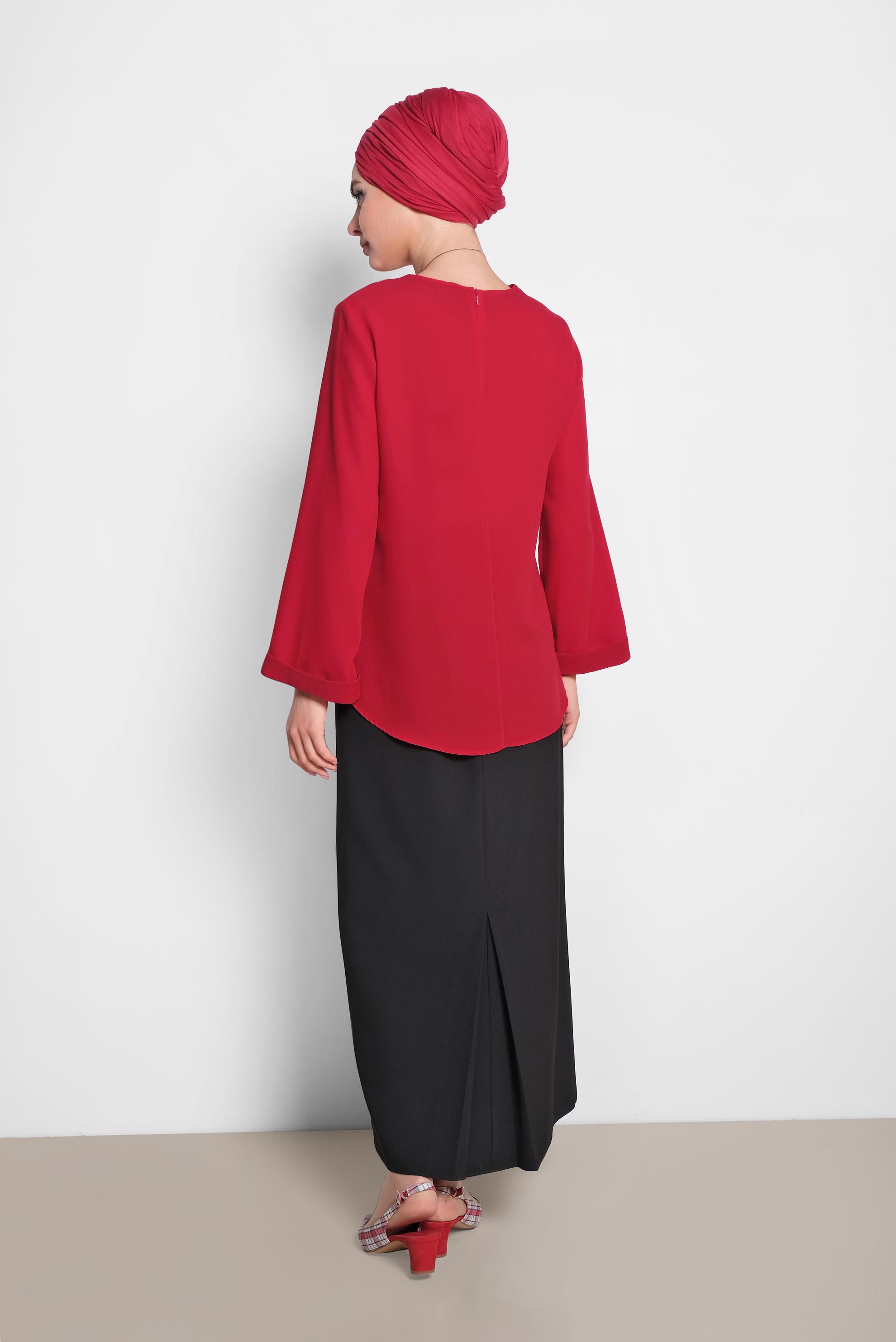 Tesettür giyim KIRMIZI ETEK UCU OVAL KESİM BLUZ 4017