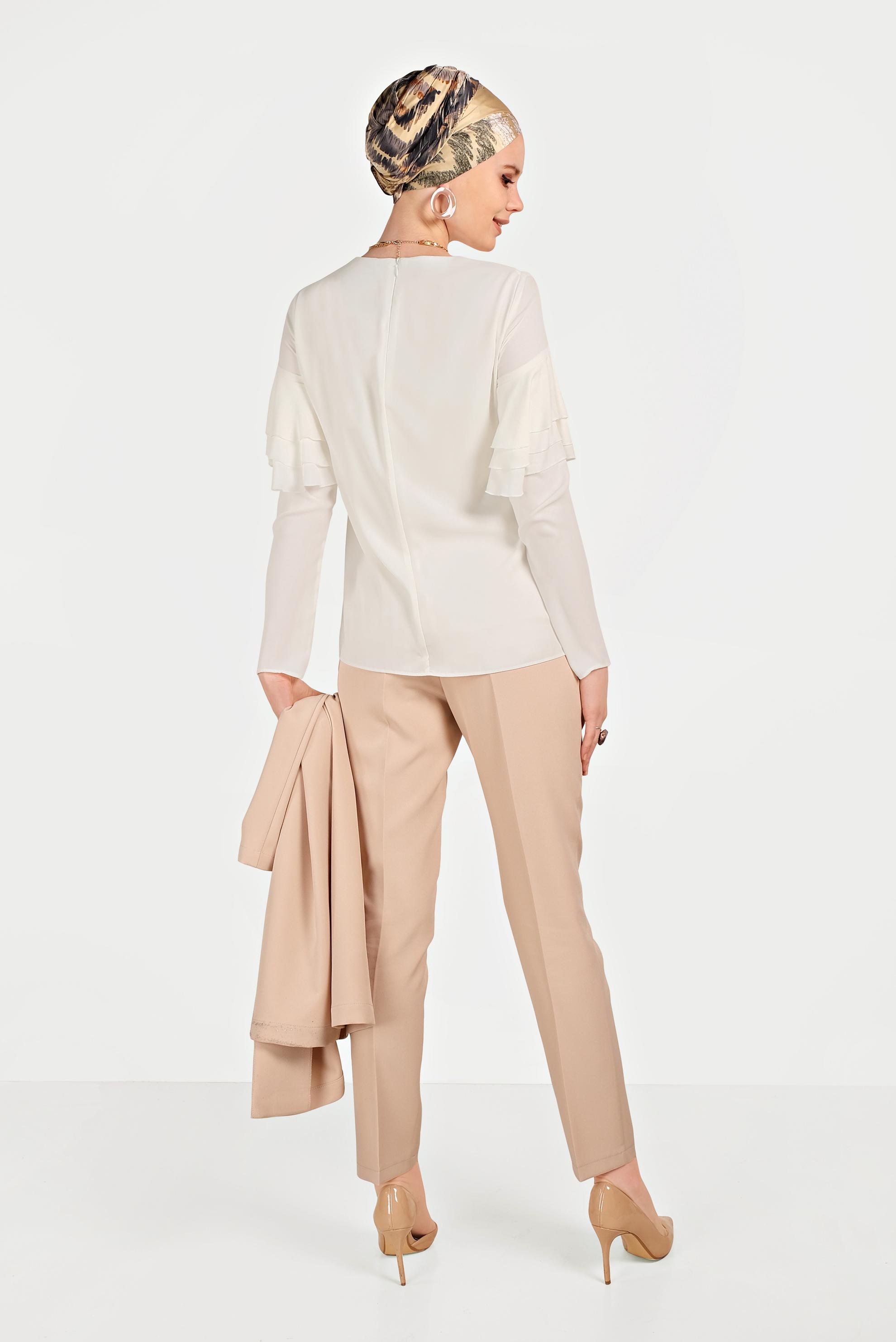 Tesettür giyim BEYAZ KOLLARI VOLANLI BLUZ 40477