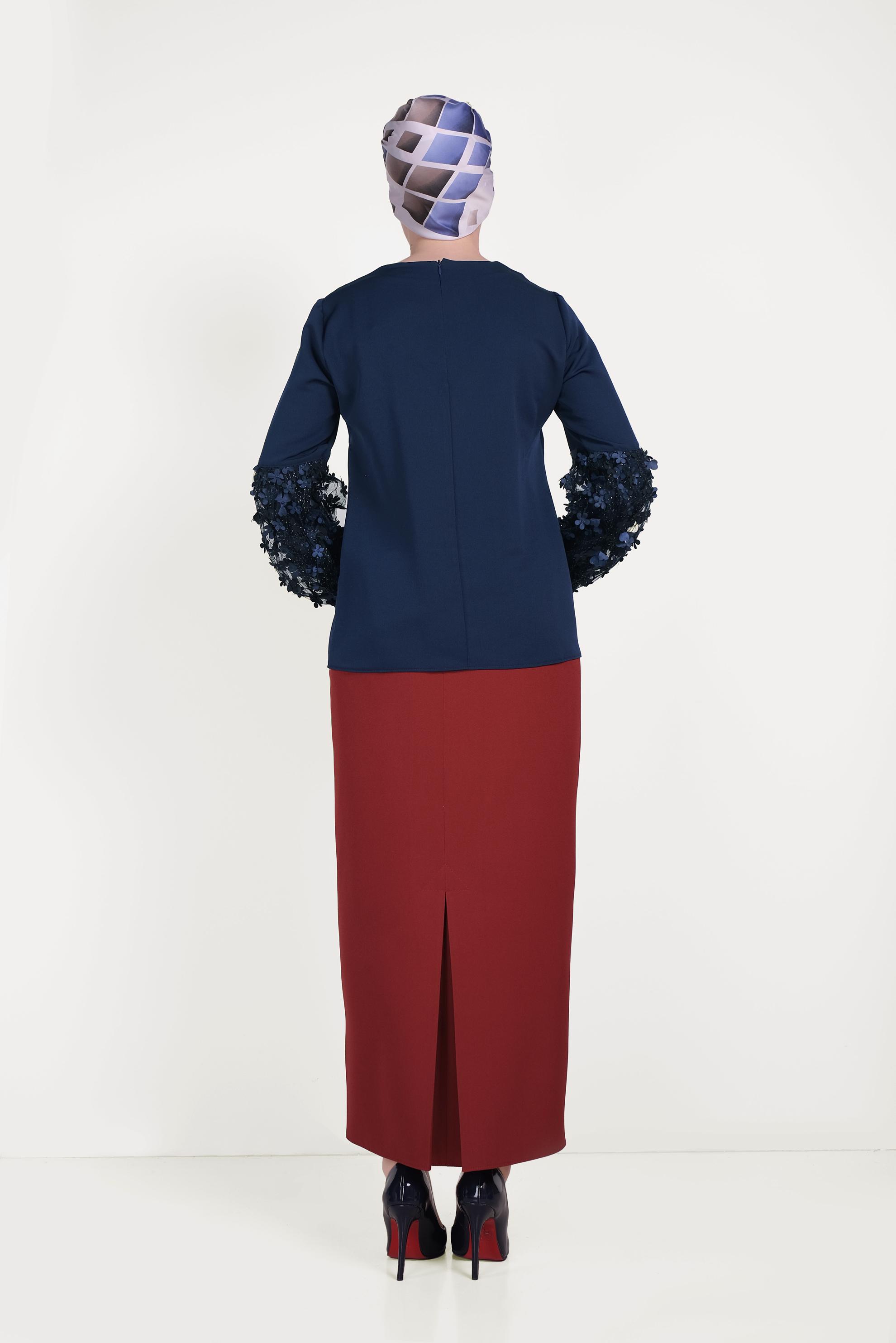 Tesettür giyim LACİVERT ÜÇ BOYUTLU ÇİÇEK DETAYLI BLUZ 40532