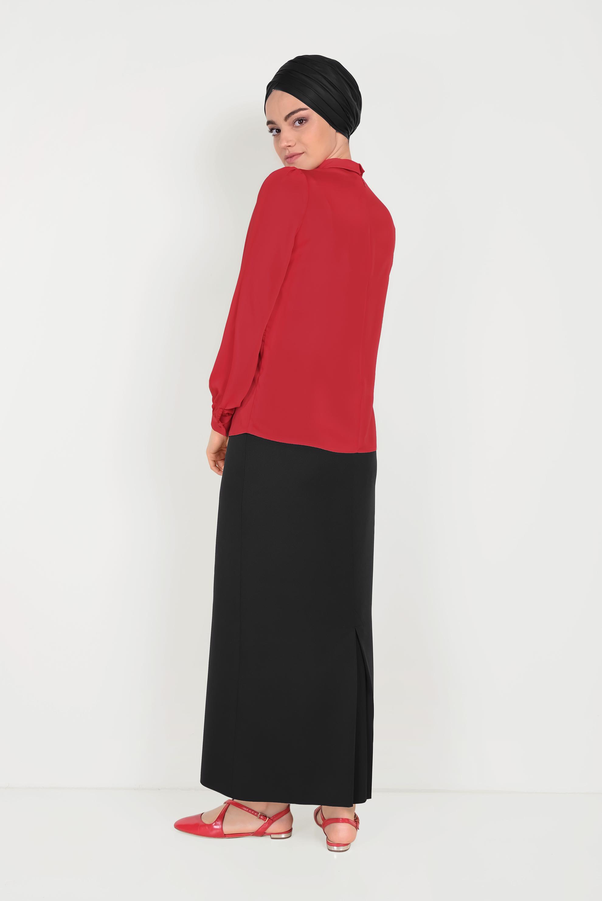 Tesettür giyim KIRMIZI YAKASI İNCİLİ BLUZ 40603