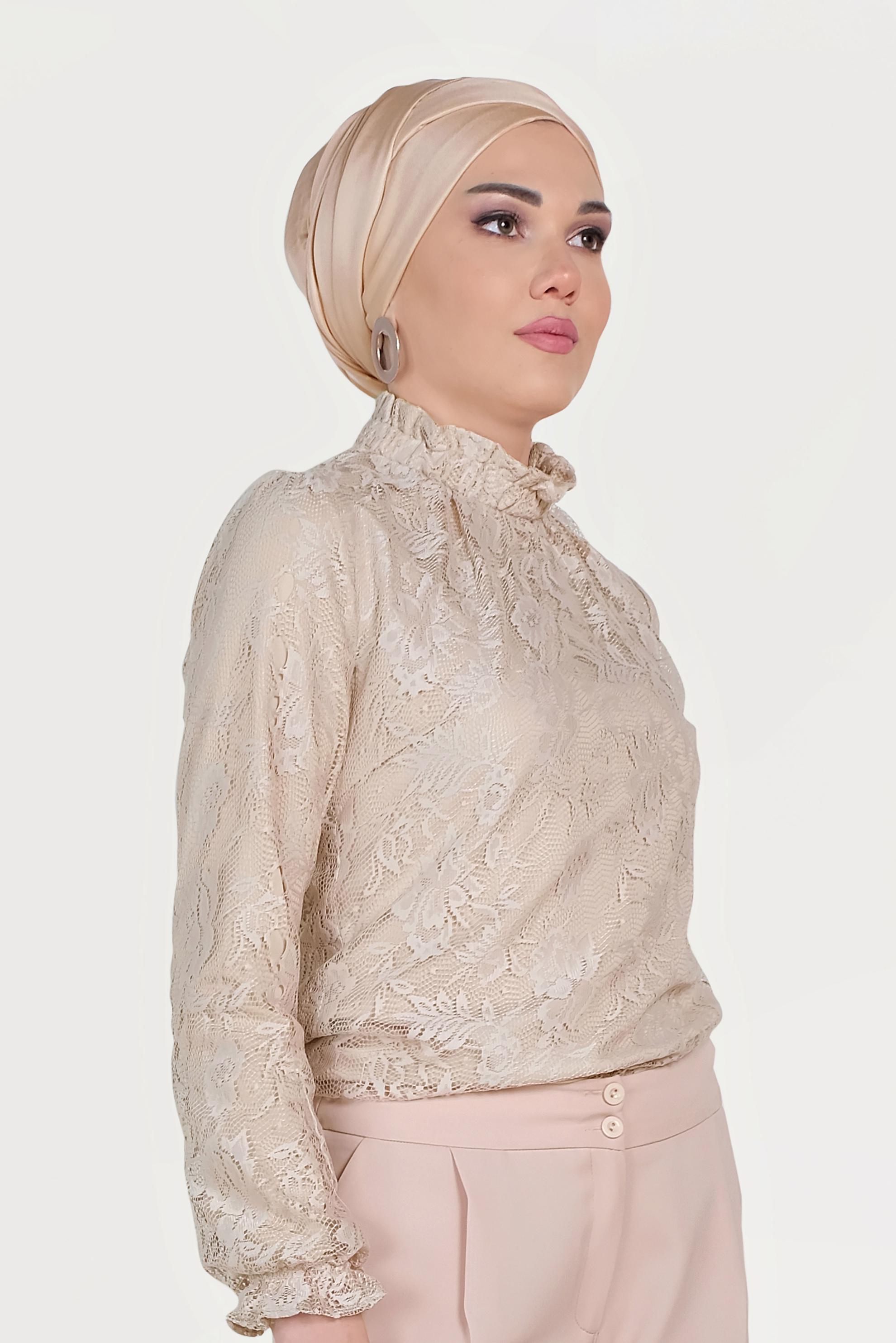 Tesettür giyim BEJ MANŞETLERİ LASTİKLİ DANTELLİ BLUZ 40688 