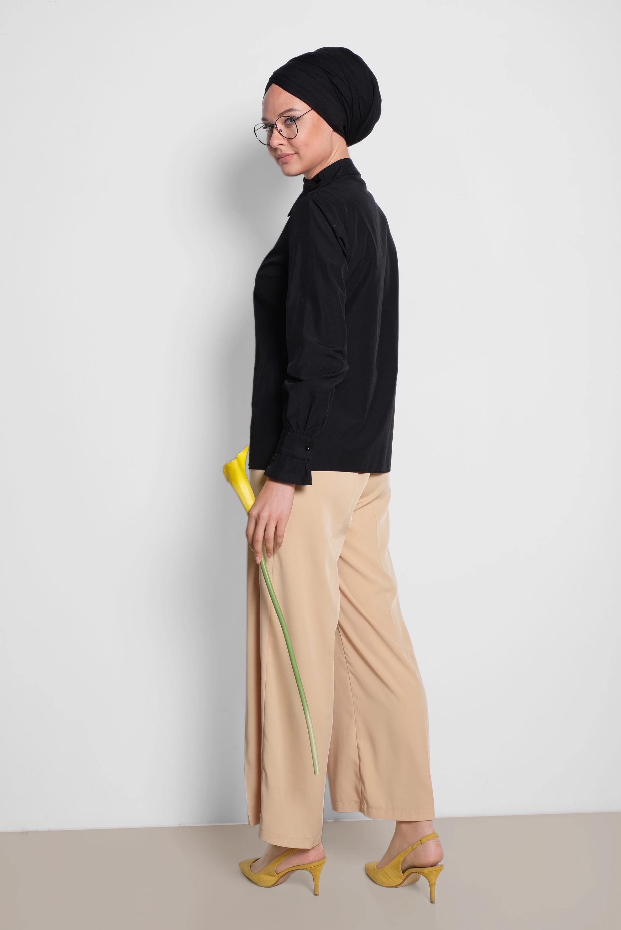 Tesettür giyim SİYAH BOYUN DETAYLI BLUZ 4372