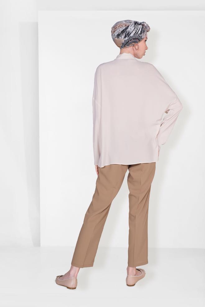 Tesettür giyim EKRU ÖNDEN DÜĞMELİ KLASİK BLUZ 4887	 - ALVİNA