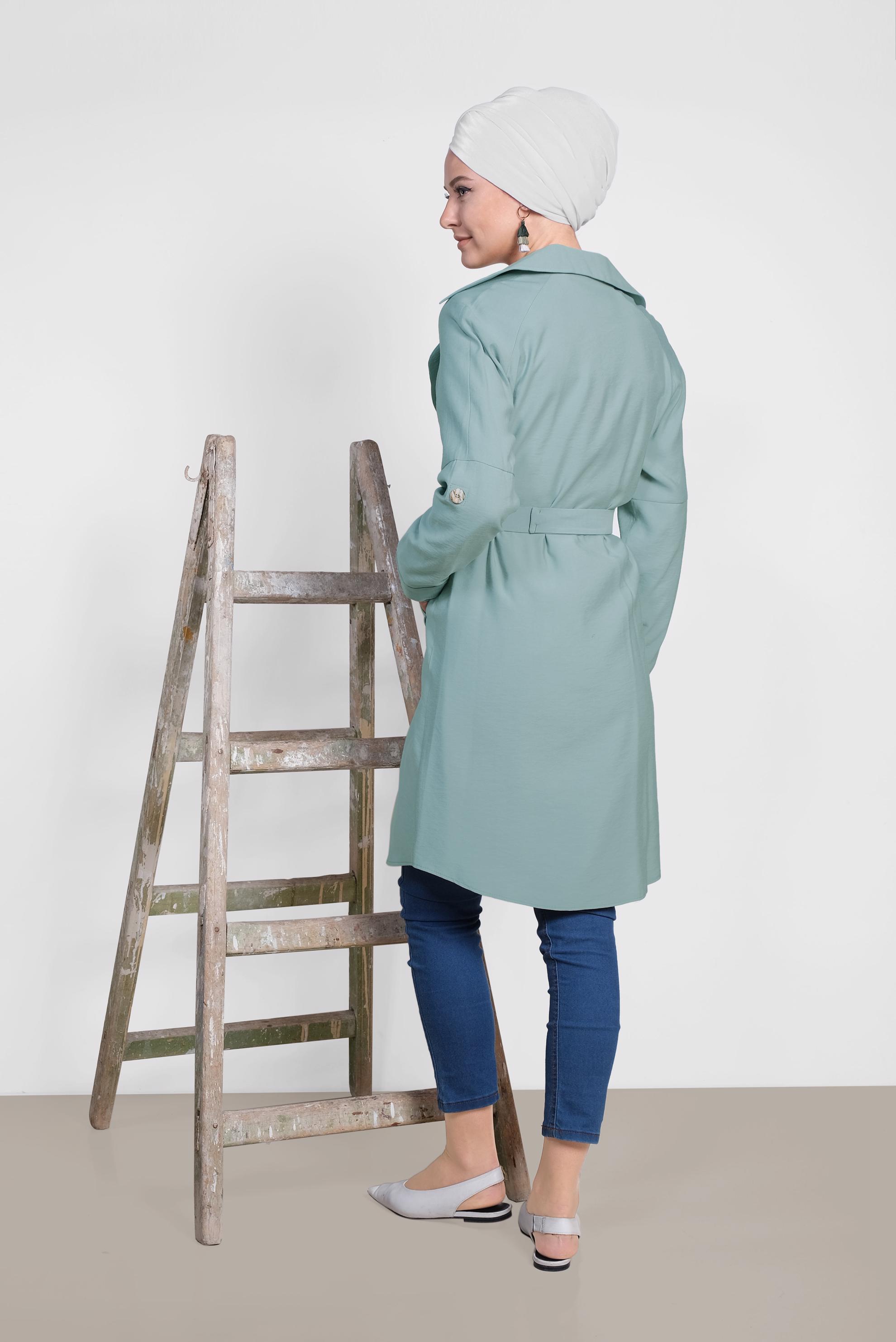 Tesettür giyim MAVİ KRUVAZE YAKA OMUZLARI VOLANLI CEKET 4057