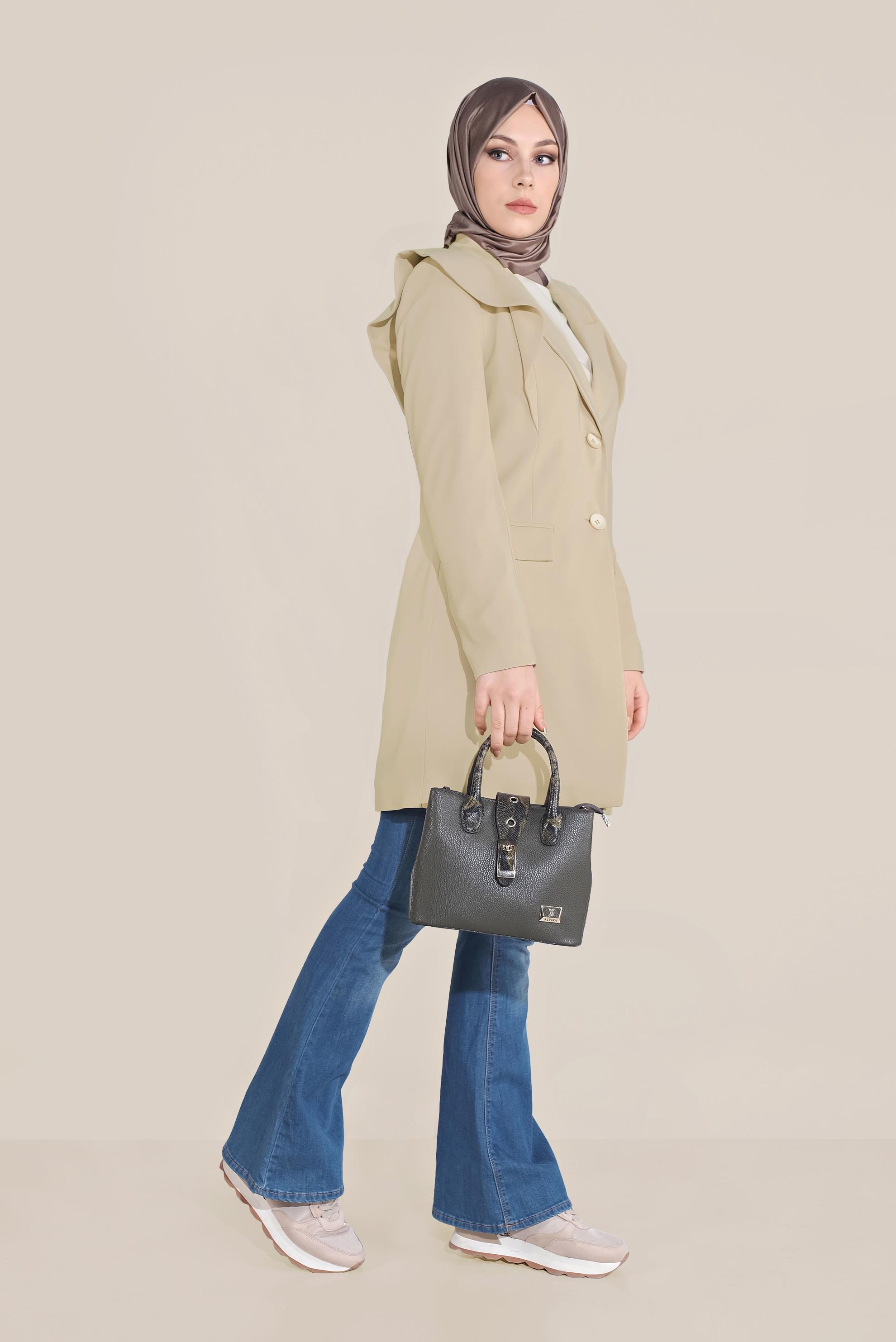 Tesettür giyim BEJ  KRUVAZE YAKA OMUZLARI VOLANLI CEKET 40579 