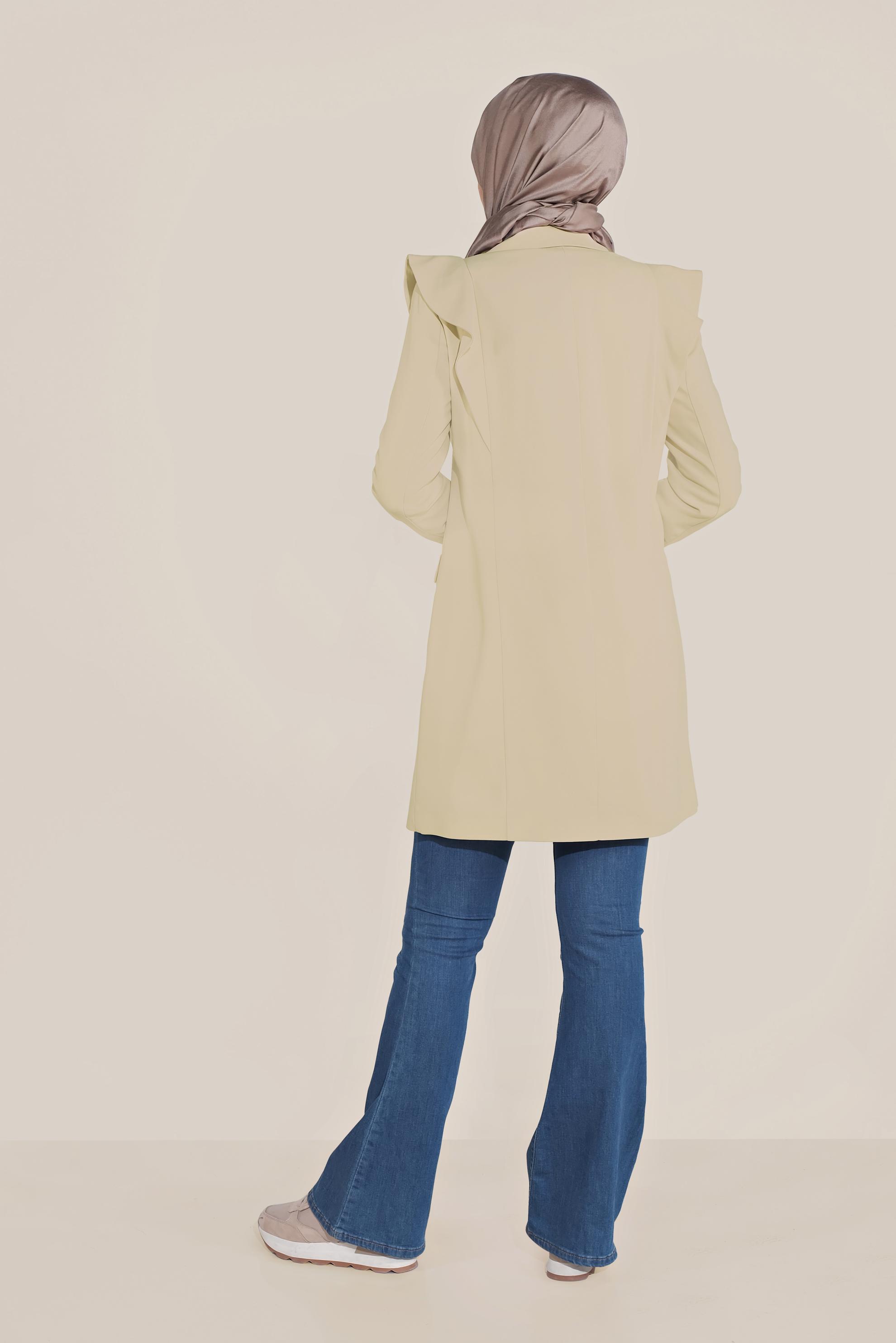 Tesettür giyim BEJ  KRUVAZE YAKA OMUZLARI VOLANLI CEKET 40579 