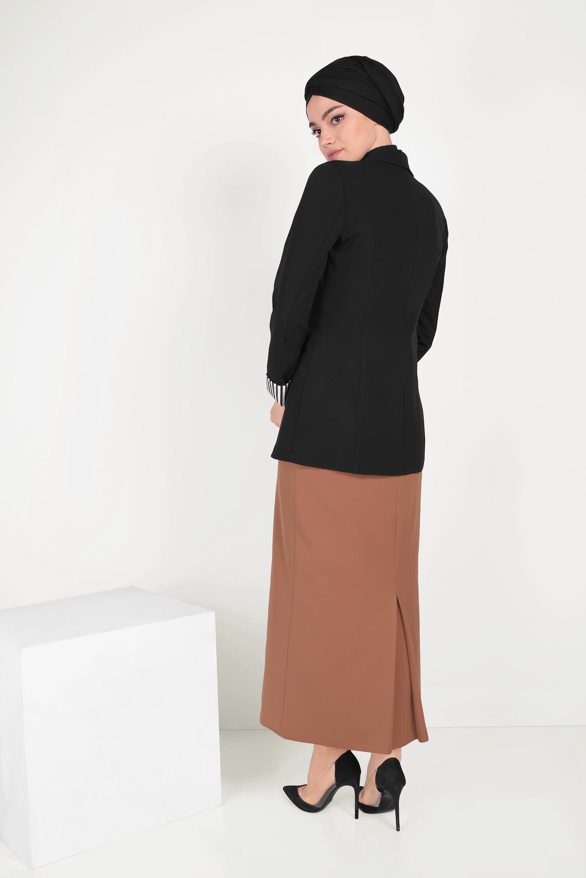 Tesettür giyim SİYAH DÜĞMELİ KLASİK KESİM CEKET 40725