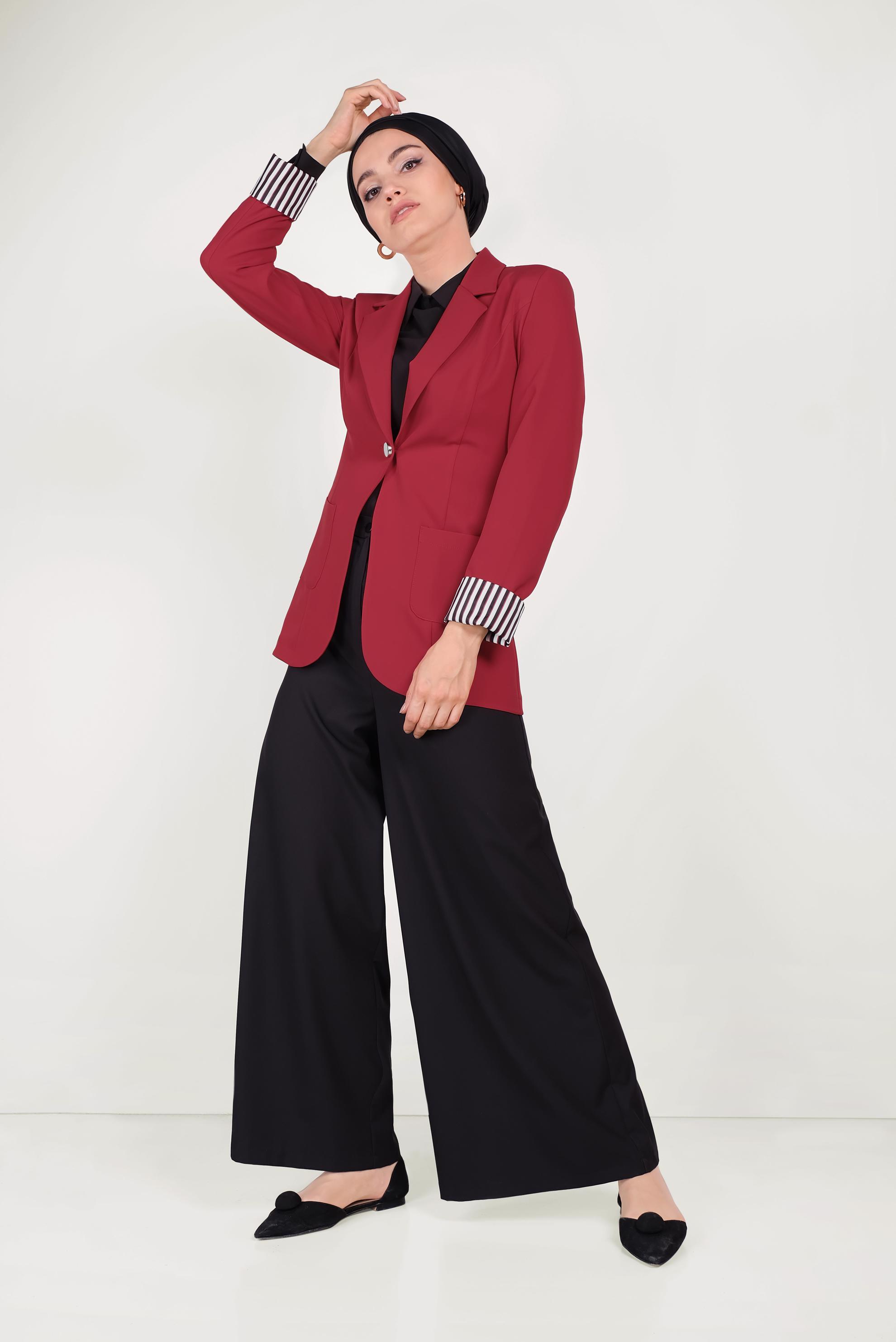 Tesettür giyim KIRMIZI DÜĞMELİ KLASİK KESİM CEKET 40725