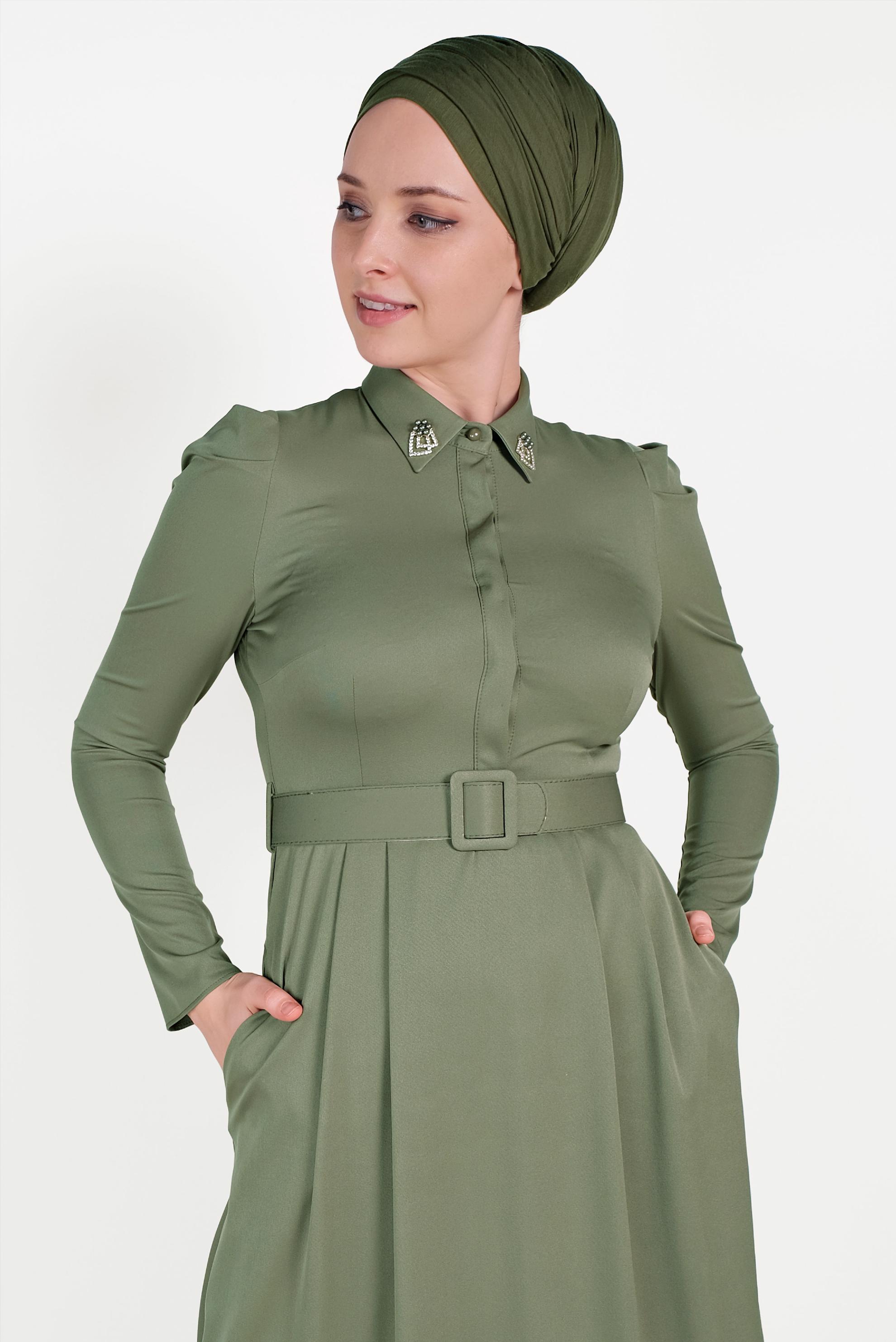 Tesettür giyim HAKİ YAKASI TAŞLI ELBİSE 40455