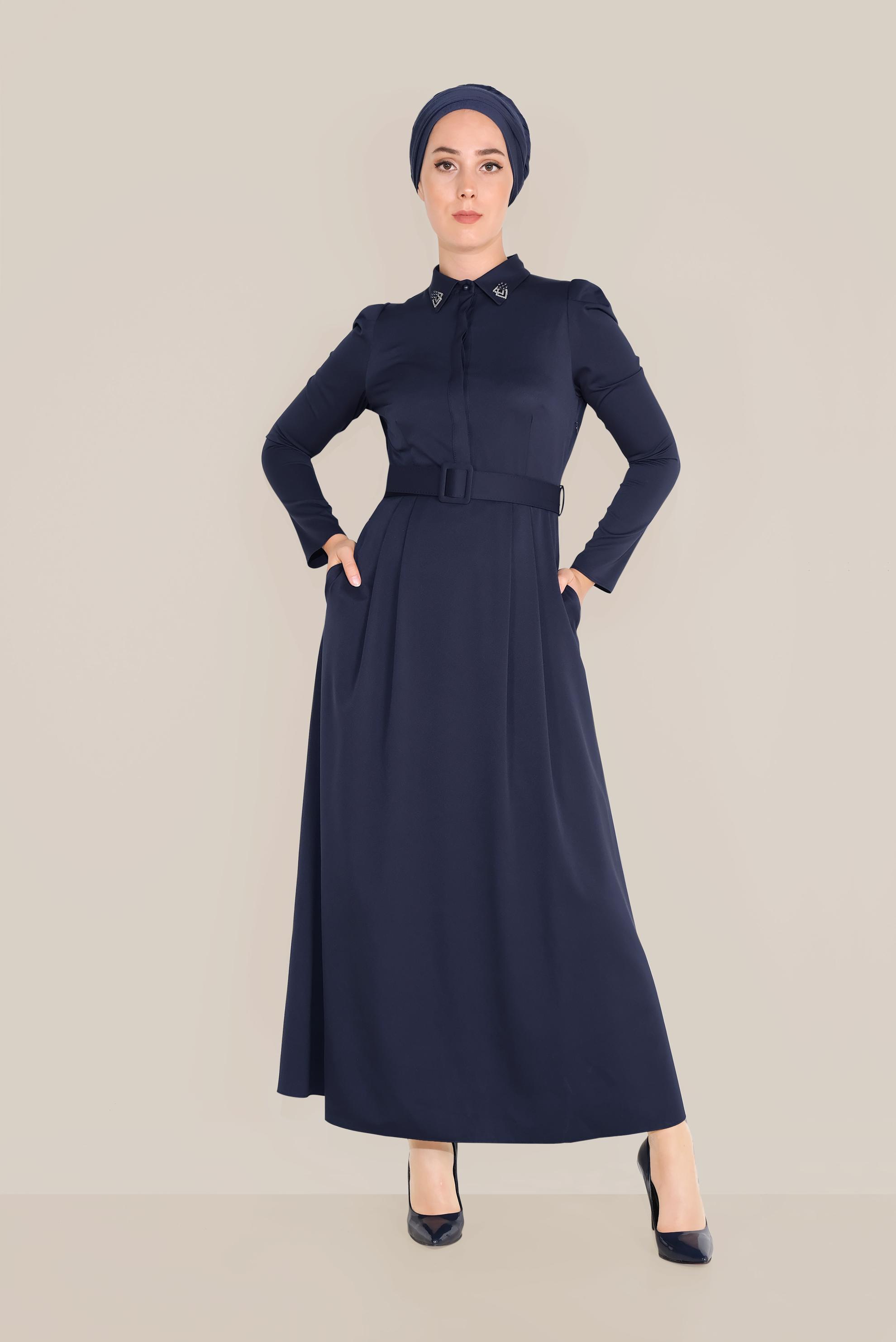 Tesettür giyim LACİVERT YAKASI TAŞLI ELBİSE 40455