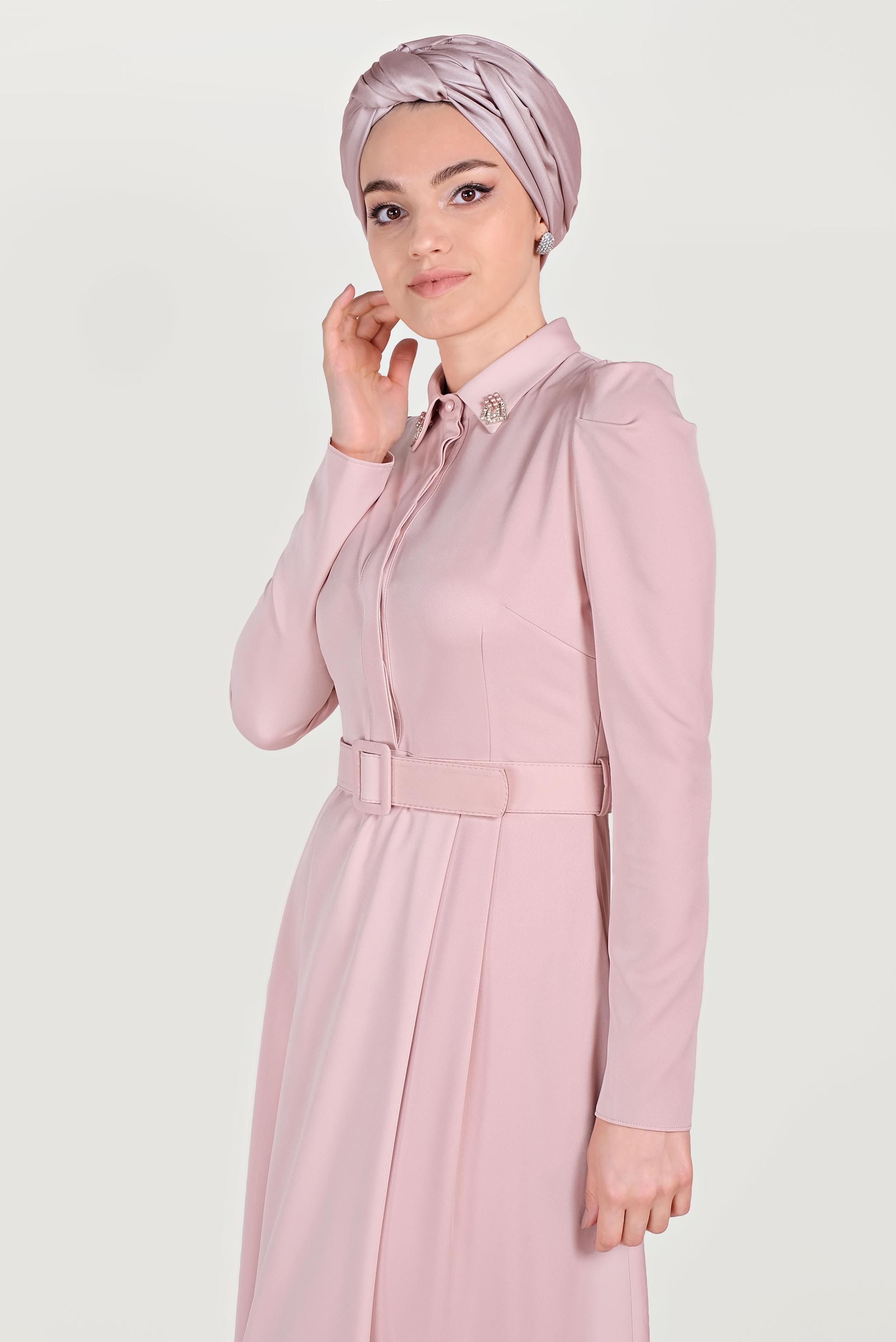 Tesettür giyim PUDRA YAKASI TAŞLI ELBİSE 40455