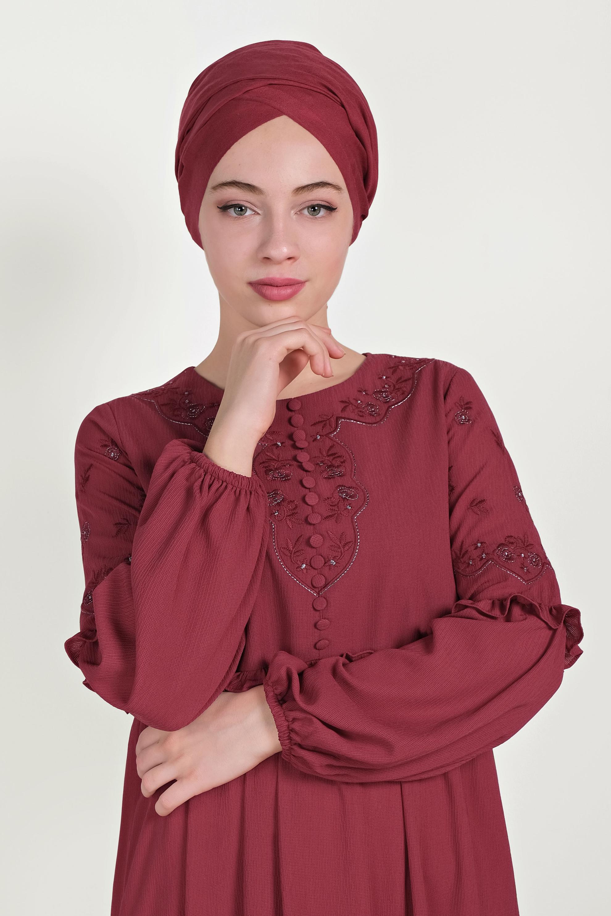 Tesettür giyim BORDO NAKIŞ DETAYLI ELBİSE 40500