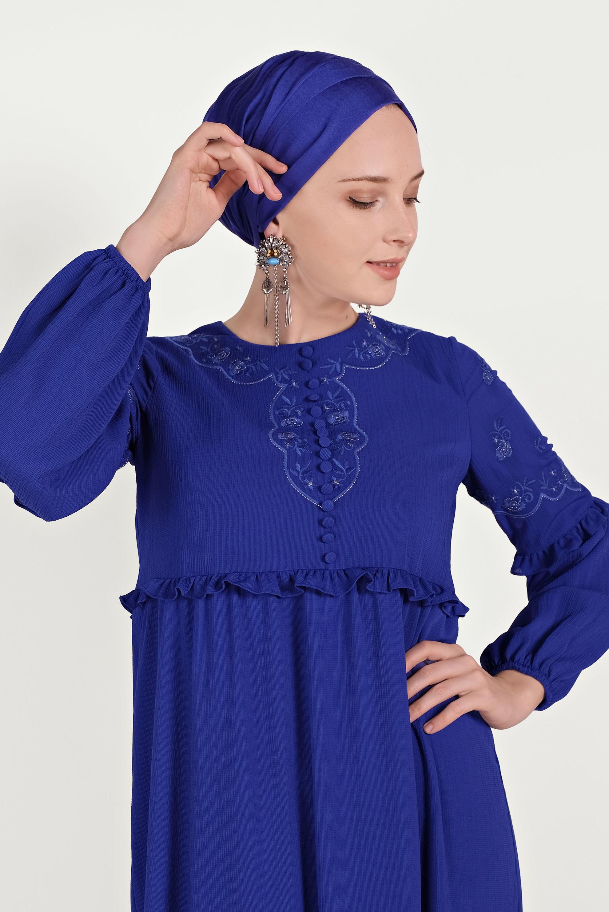 Tesettür giyim LACİVERT NAKIŞ DETAYLI ELBİSE 40500