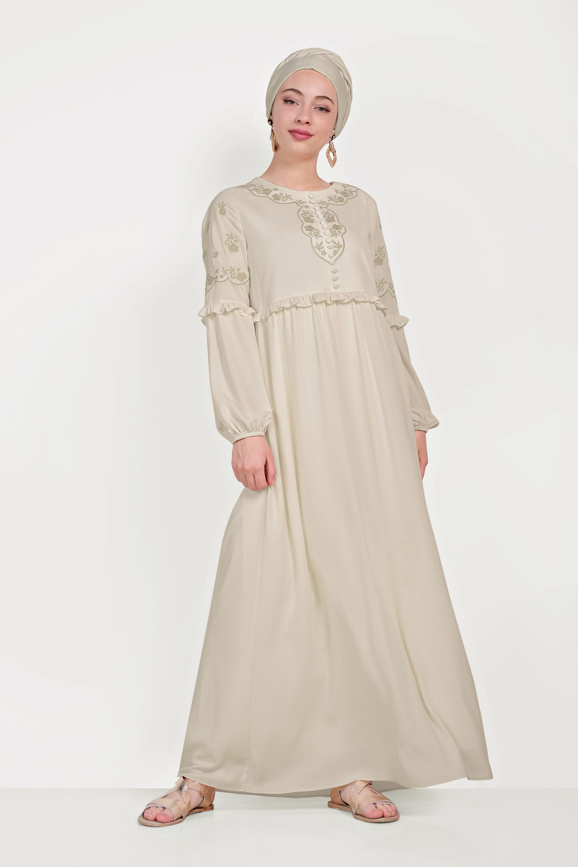 Tesettür giyim EKRU NAKIŞ DETAYLI ELBİSE 40500