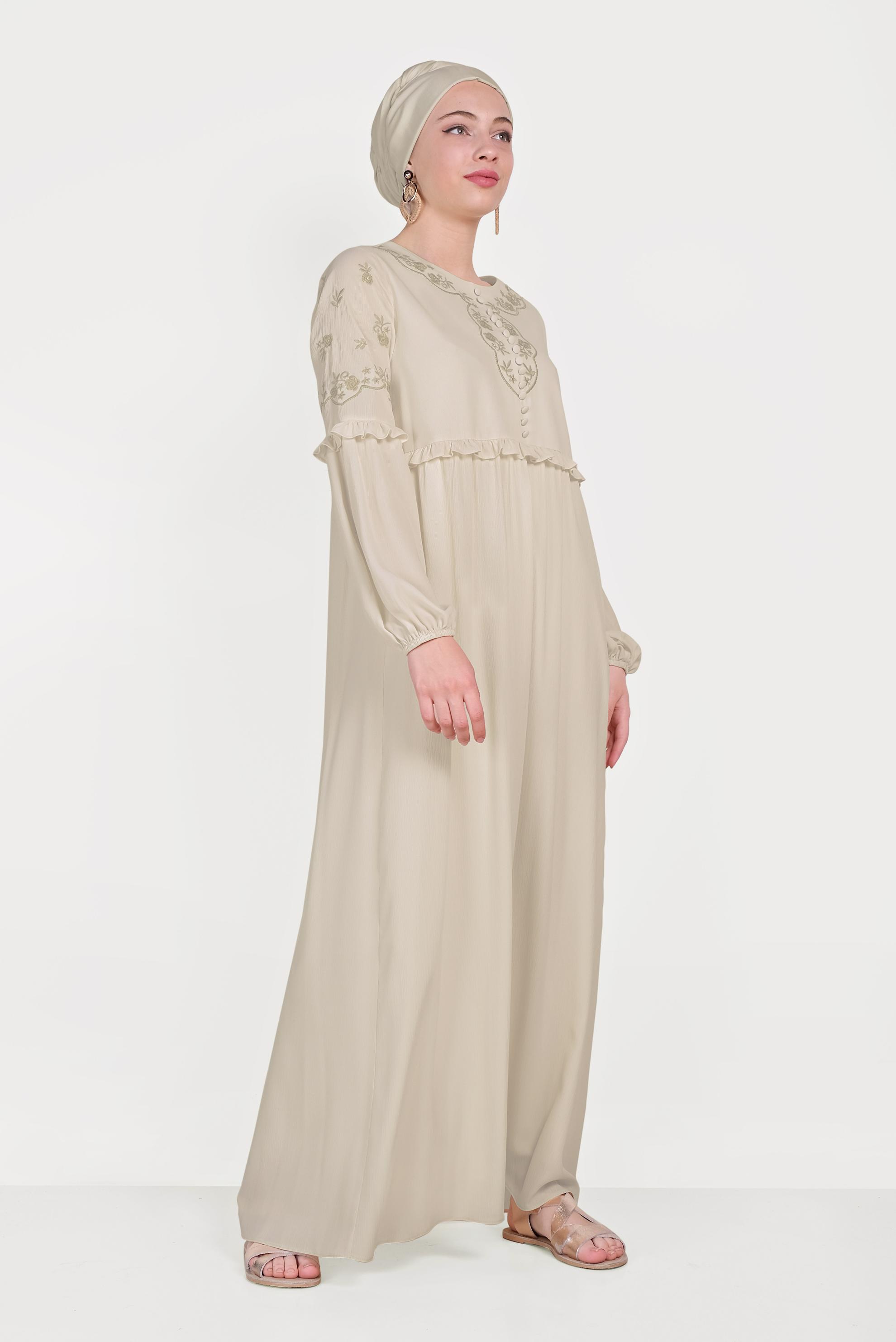 Tesettür giyim EKRU NAKIŞ DETAYLI ELBİSE 40500