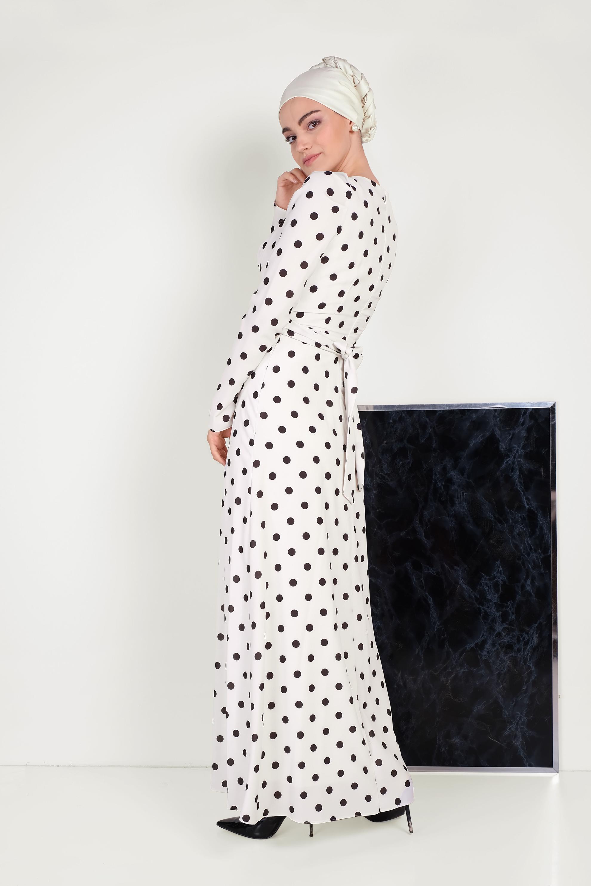 Tesettür giyim BEJ PUANTİYE DESENLİ ELBİSE 40504