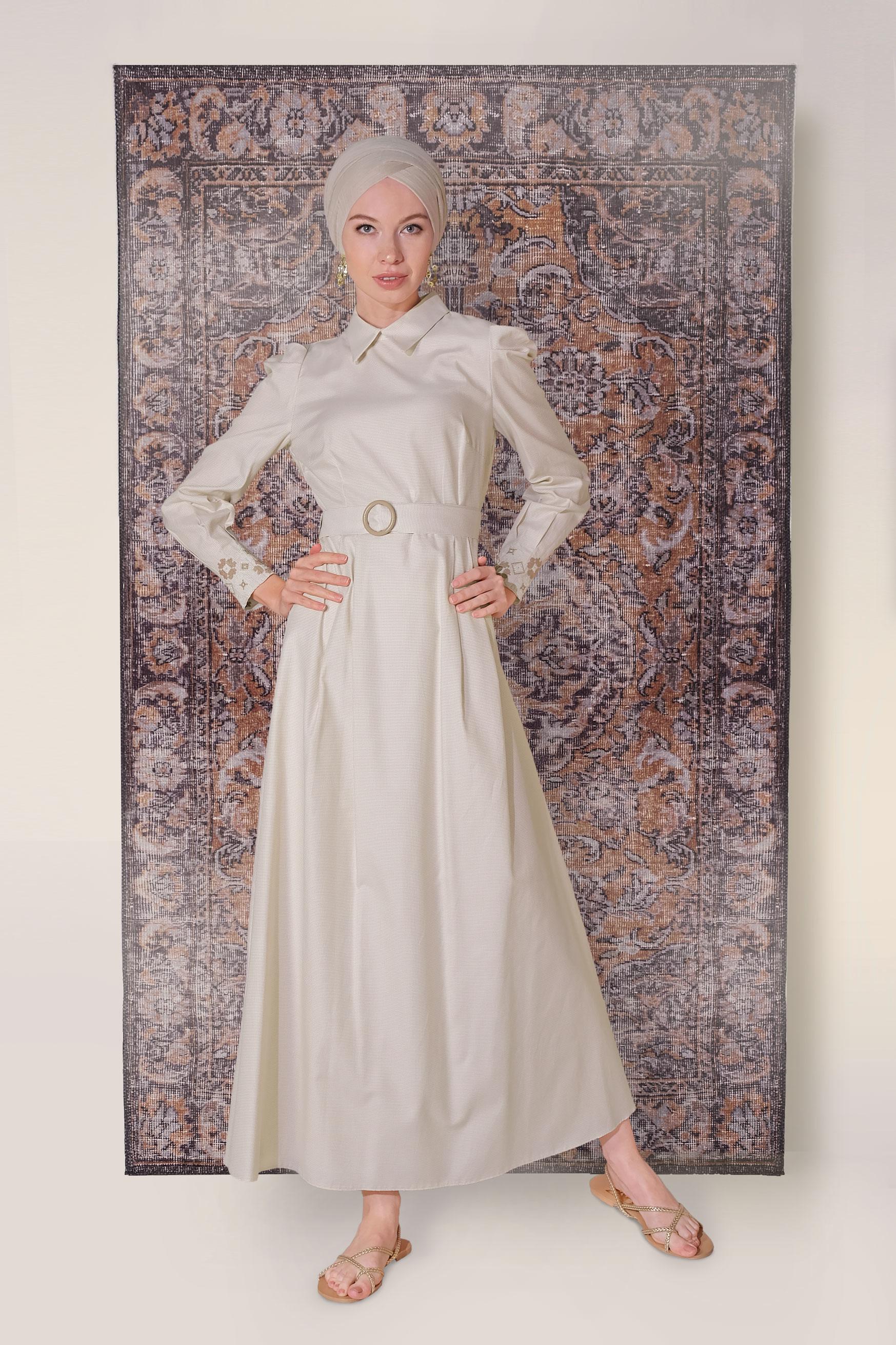 Tesettür giyim BEJ PAMUKLU KAZAYAĞI DESENLİ NAKIŞ DETAYLI ELBİSE 40520 