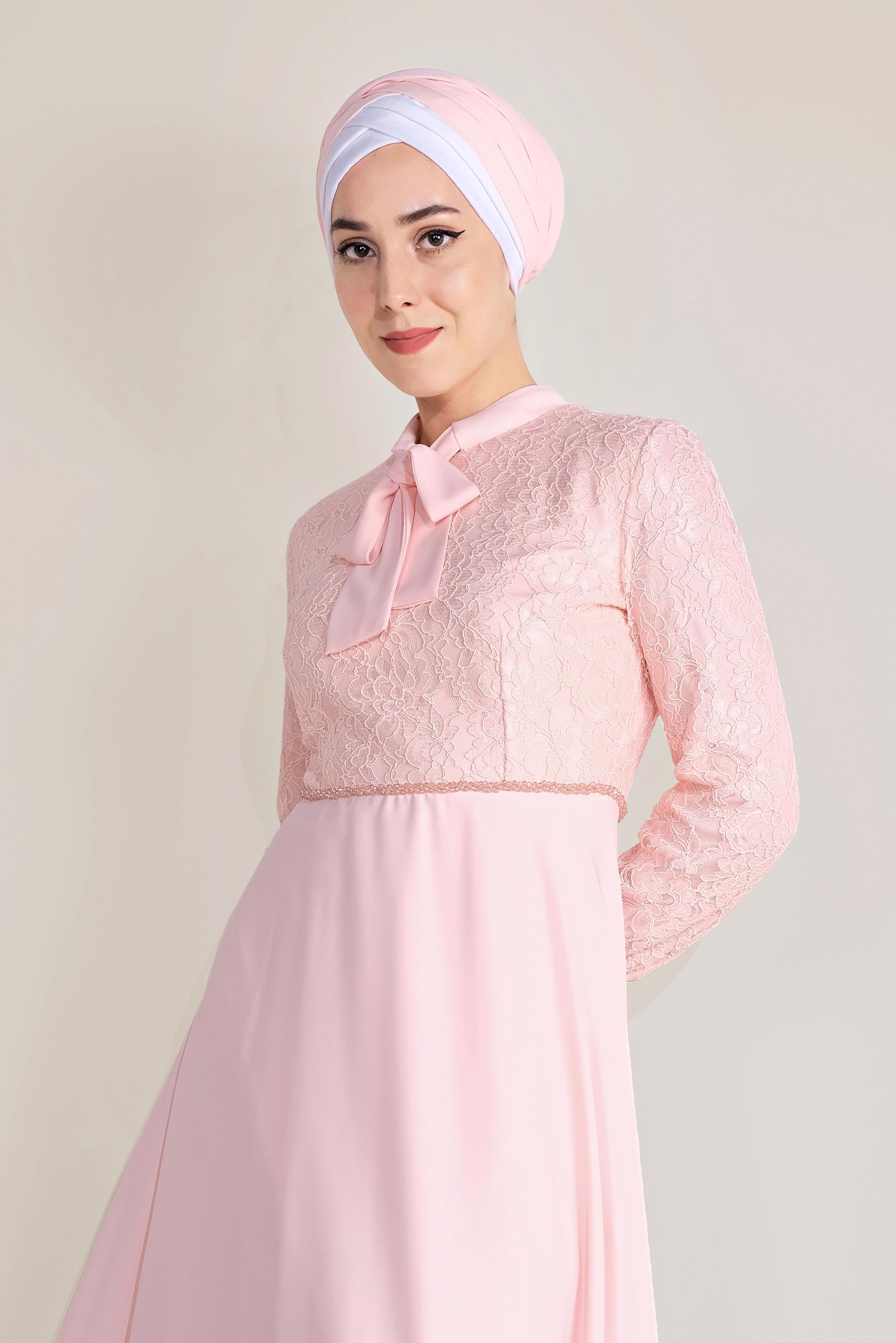 Tesettür giyim PUDRA YAKASI BAĞLI DANTEL ELBİSE 40522