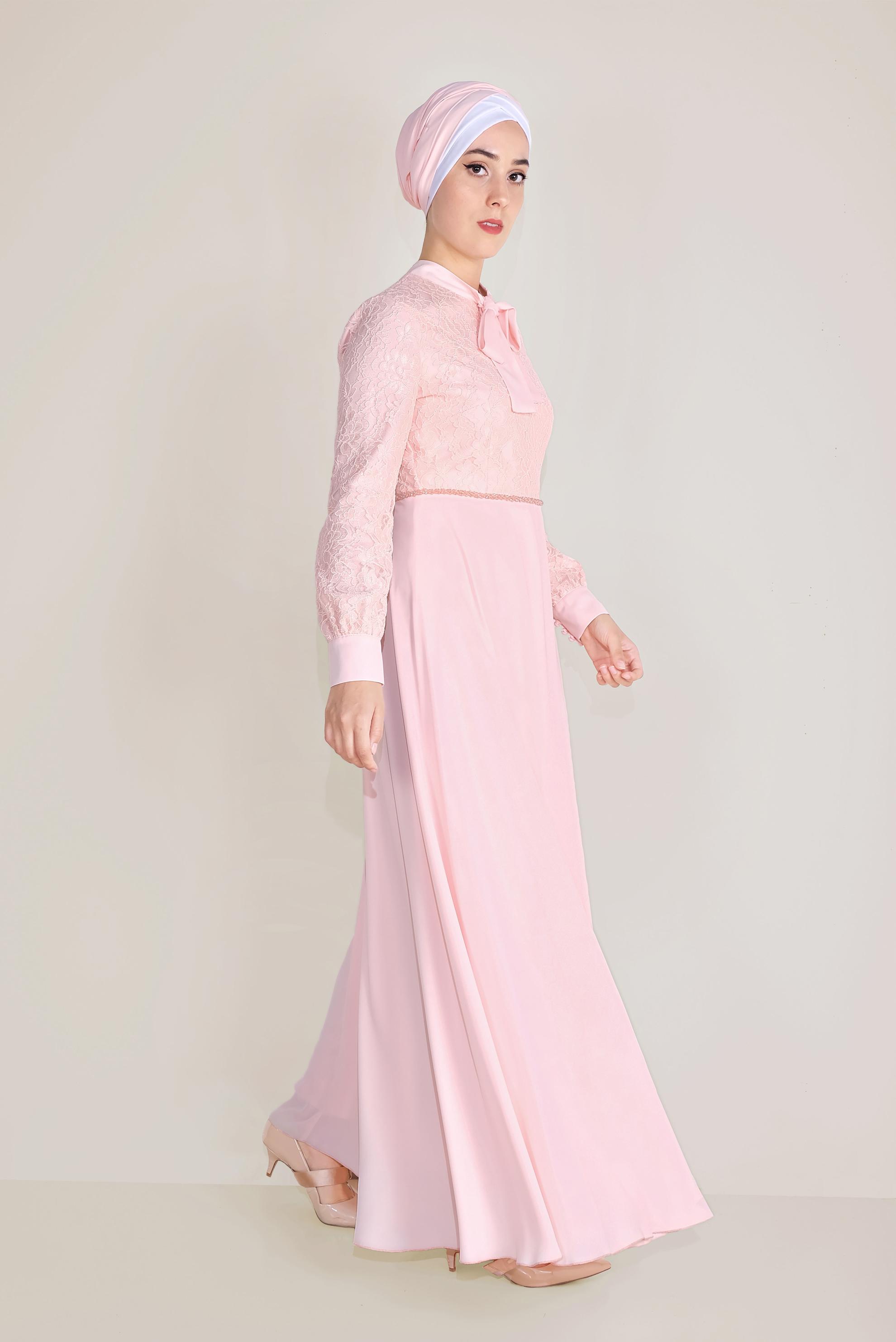 Tesettür giyim PUDRA YAKASI BAĞLI DANTEL ELBİSE 40522