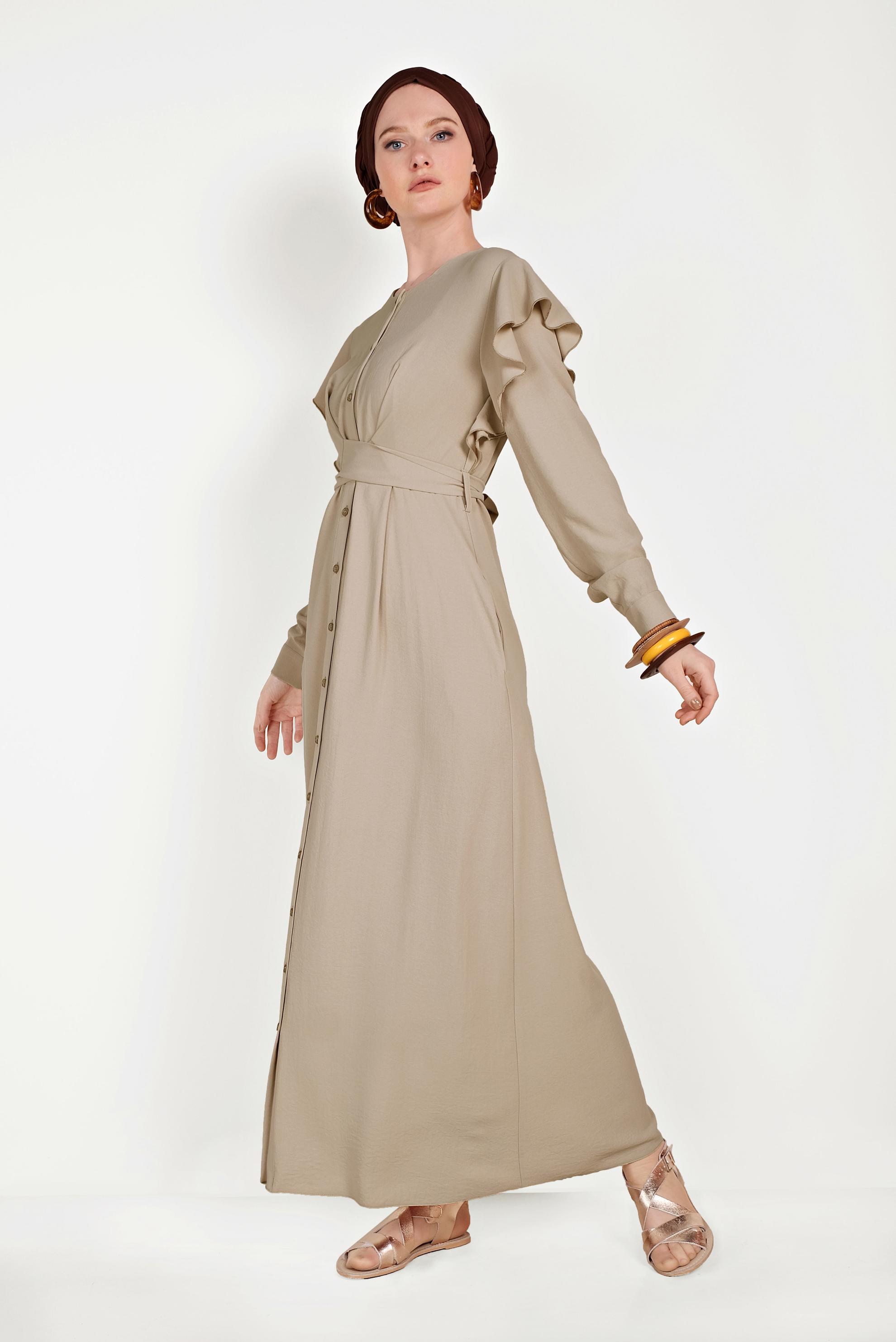 Tesettür giyim BEJ VOLANLI ELBİSE 40543 