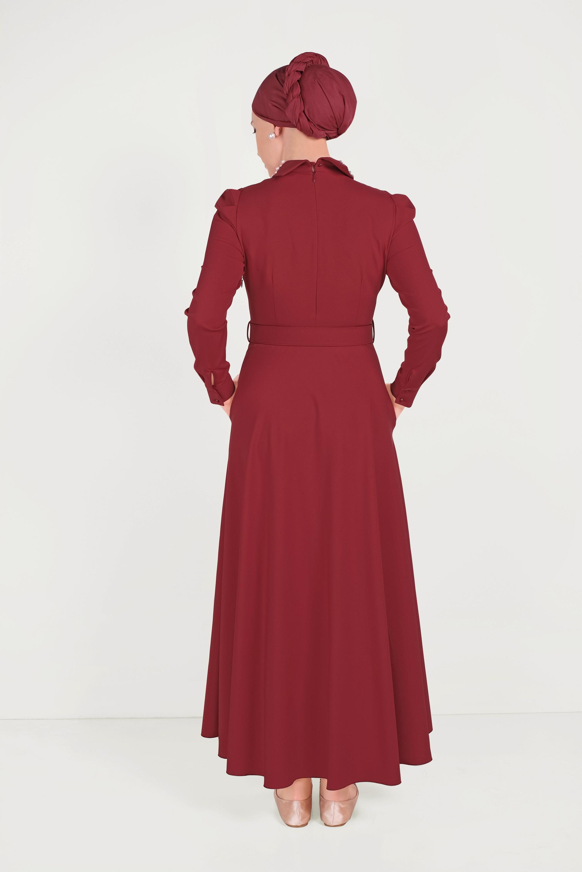 Tesettür giyim KIRMIZI YAKASI İNCİLİ ELBİSE 40559