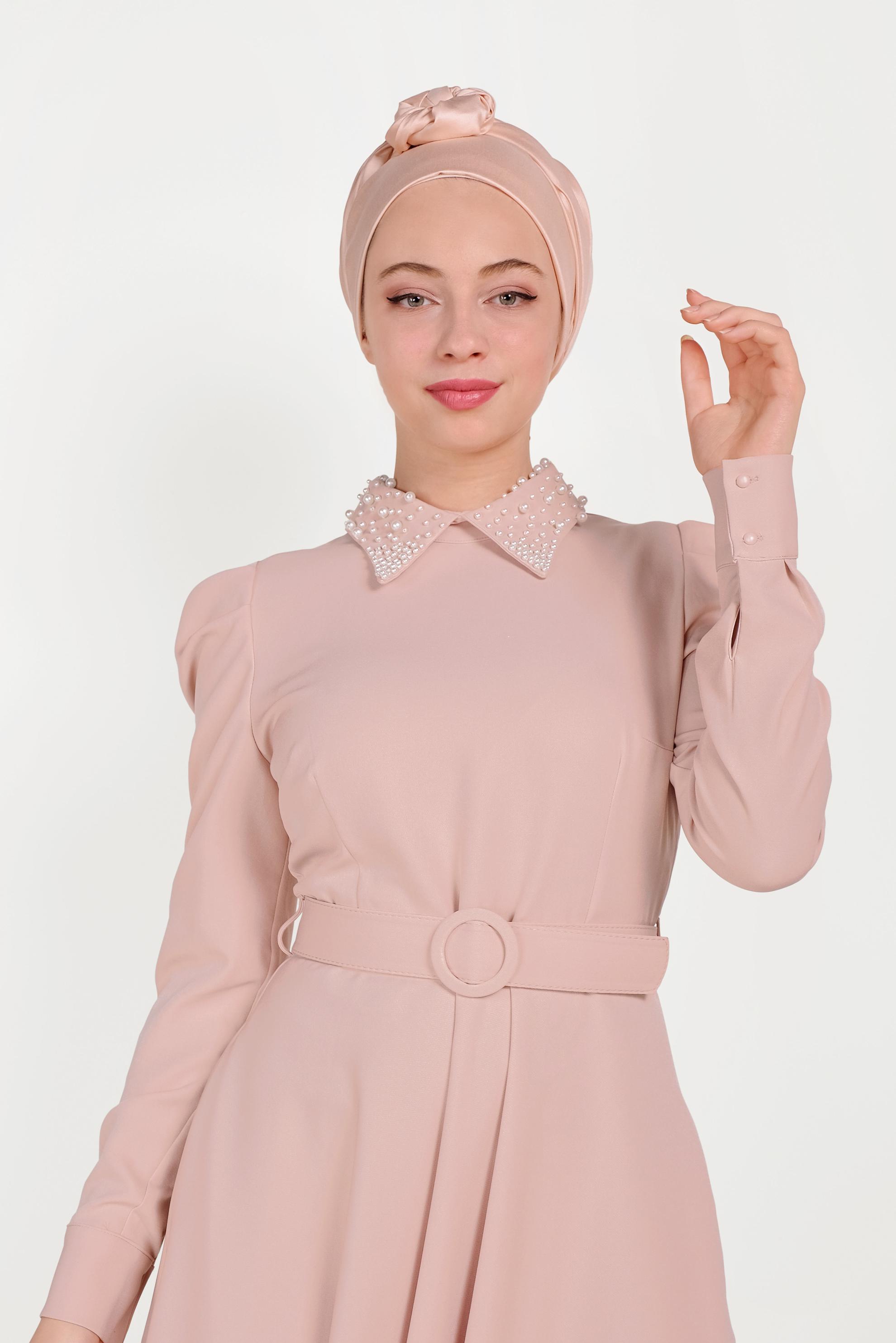 Tesettür giyim PUDRA YAKASI İNCİLİ ELBİSE 40559