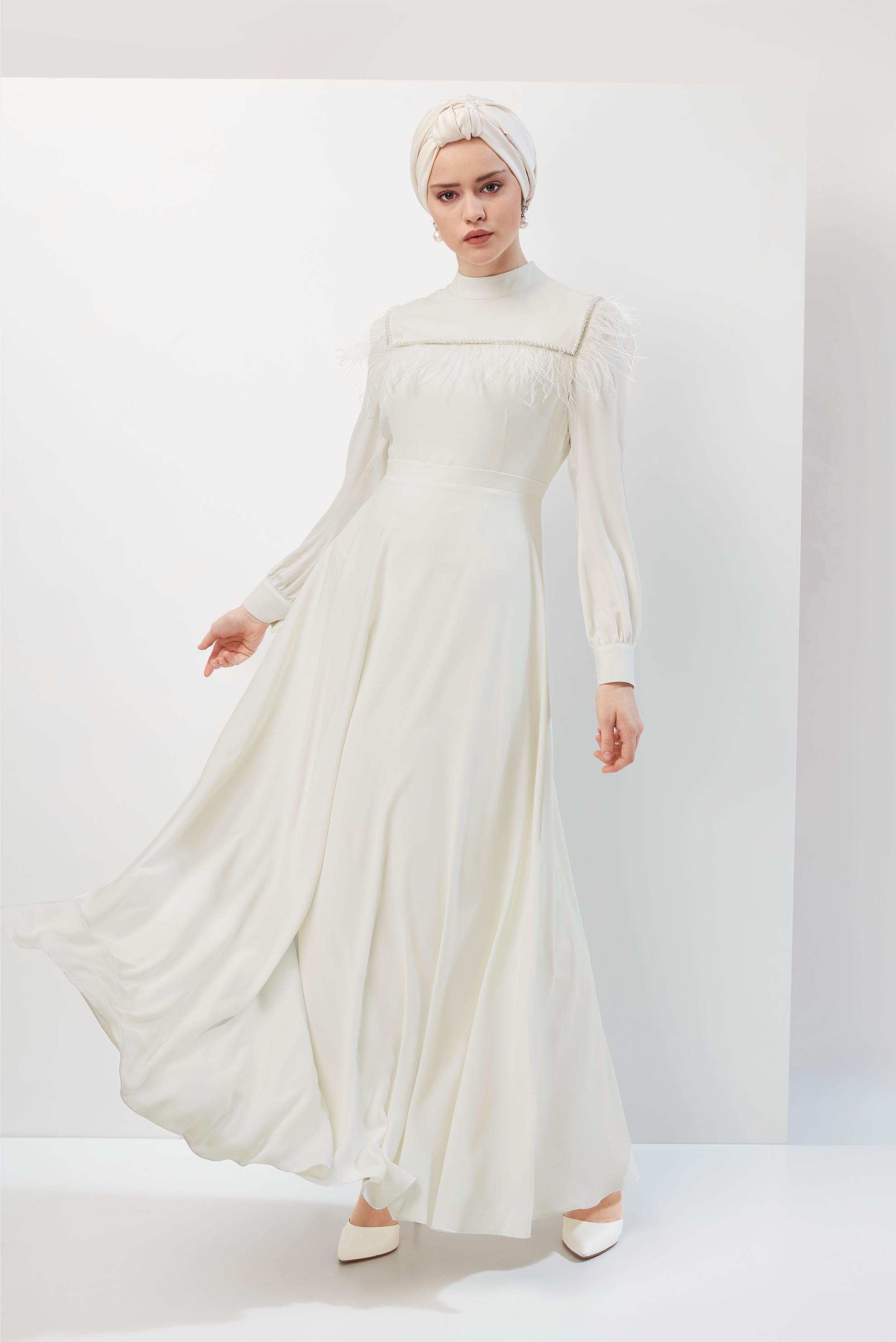 Tesettür giyim BEYAZ İNCİ VE TÜYLÜ ELBİSE 40568