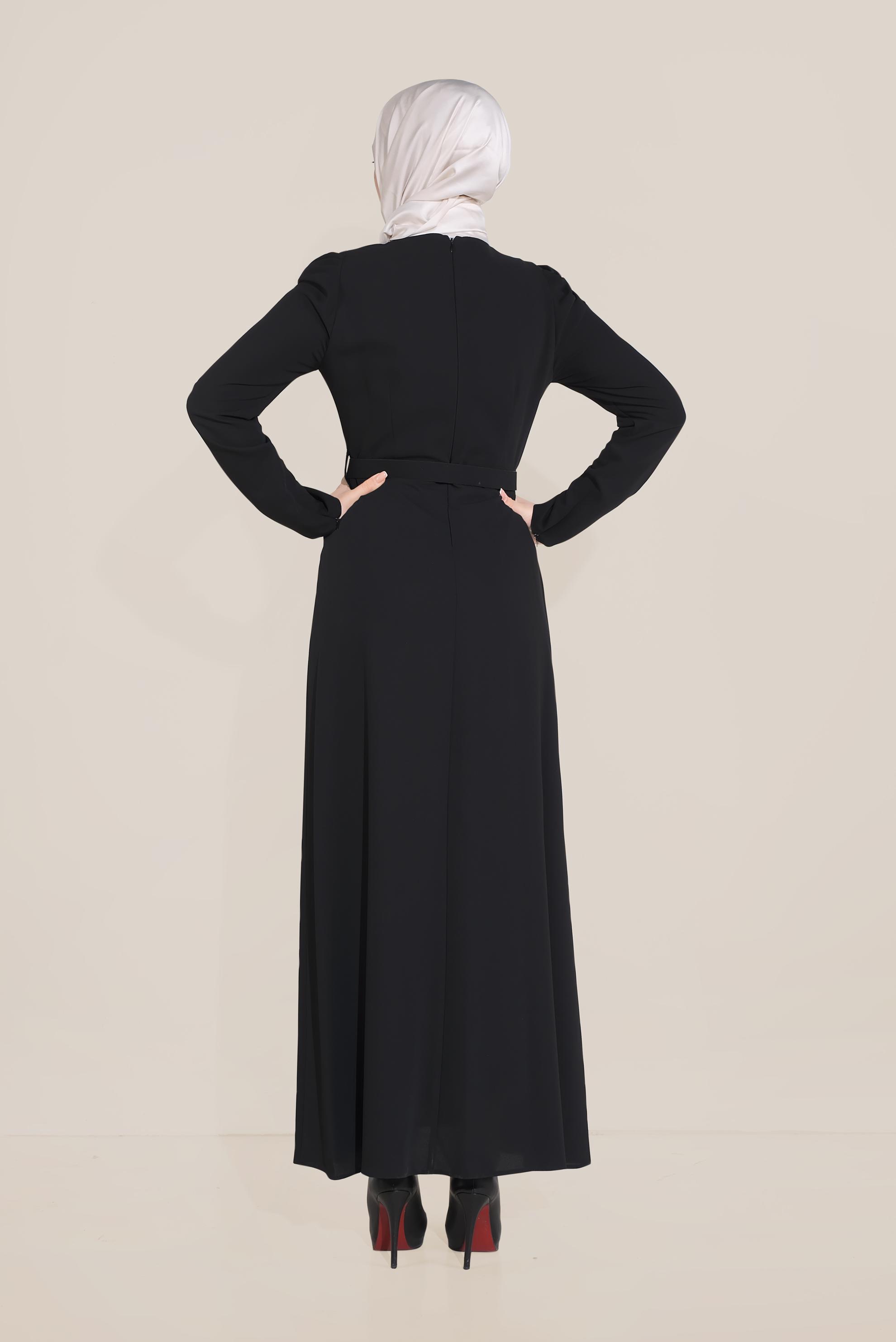 Tesettür giyim SİYAH İŞLEMELİ KEMERLİ KARPUZ KOL ELBİSE 40586