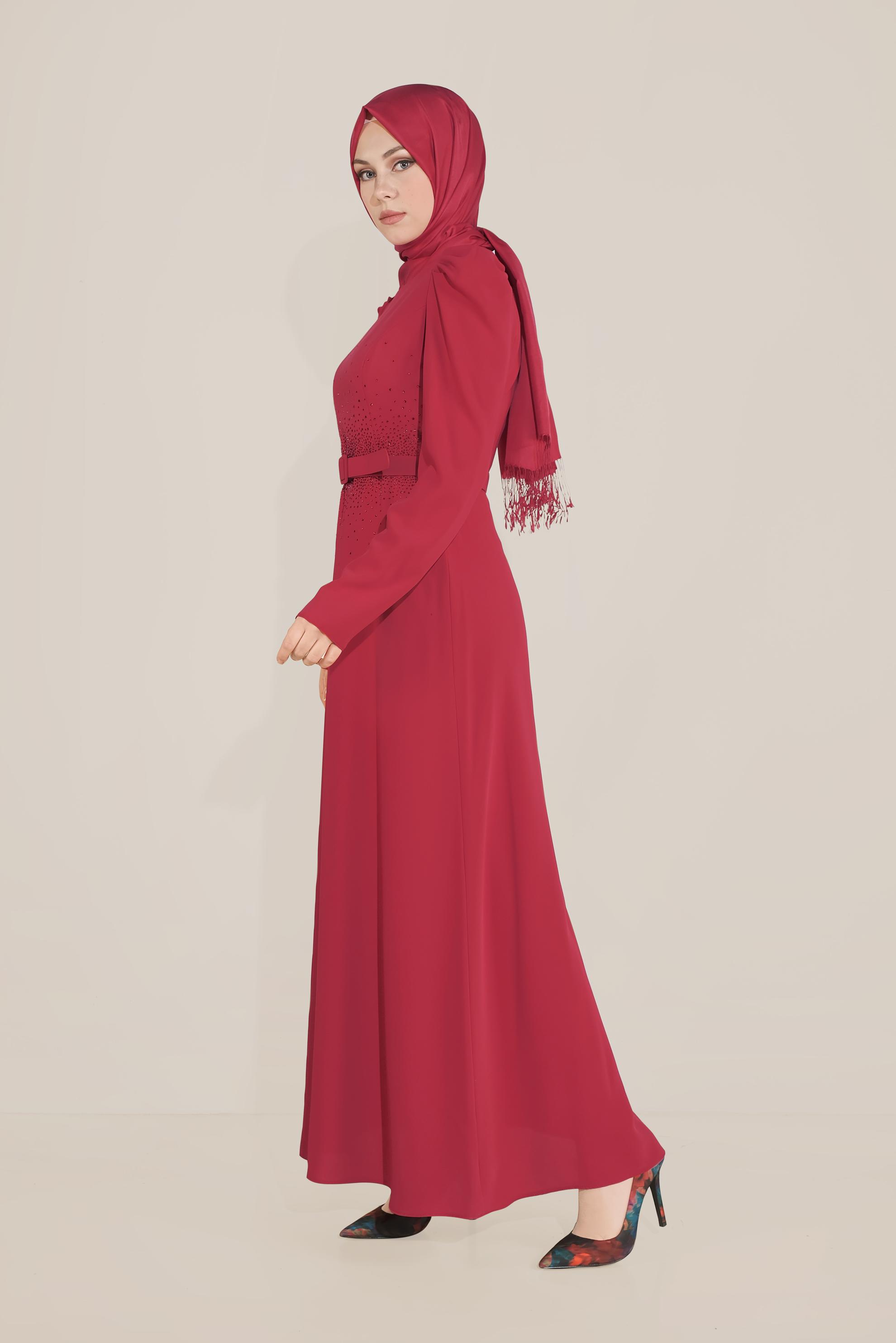 Tesettür giyim KIRMIZI İŞLEMELİ KEMERLİ KARPUZ KOL ELBİSE 40586