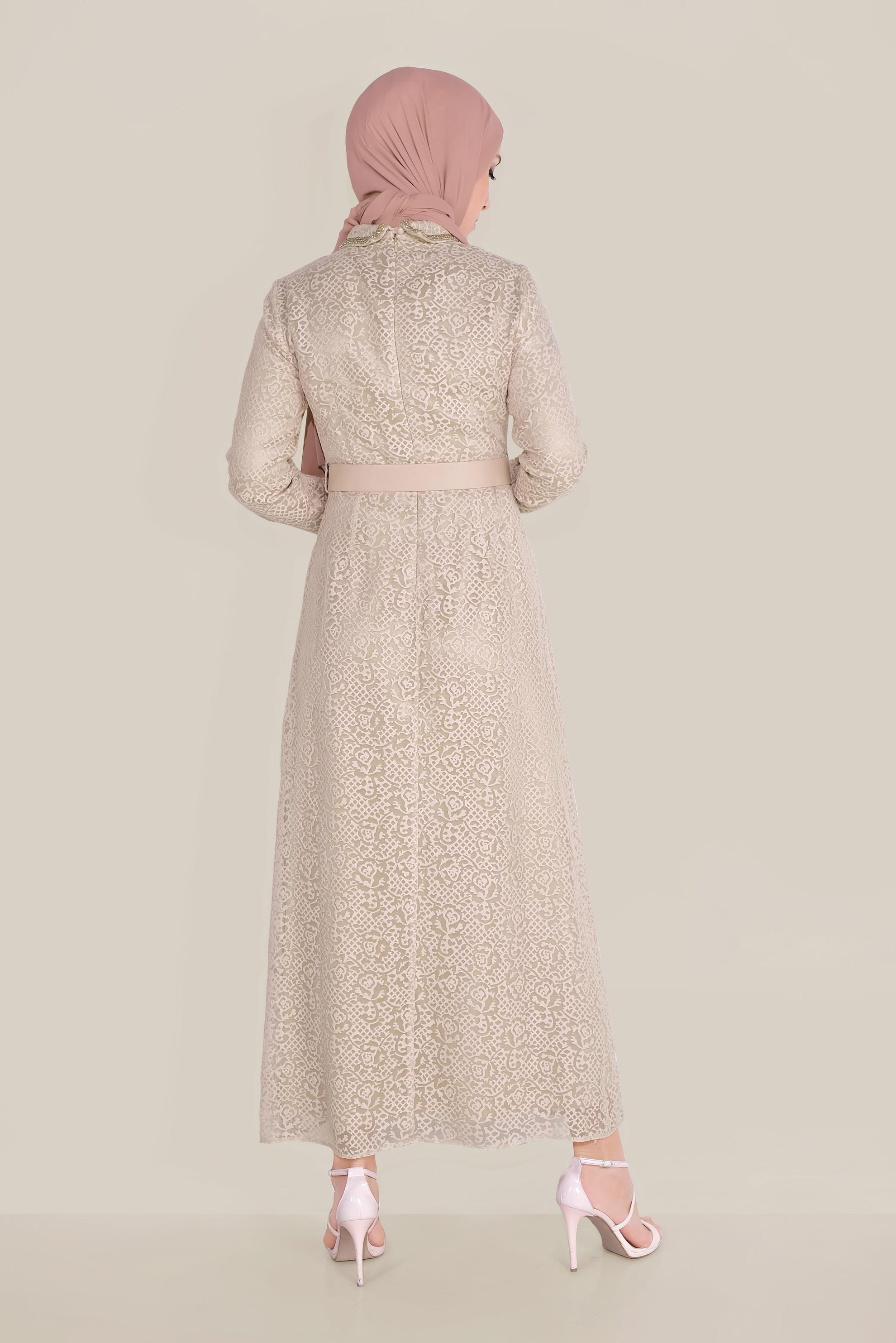 Tesettür giyim BEJ YAKASI BONCUK İŞLEMELİ DANTEL ELBİSE 40599 