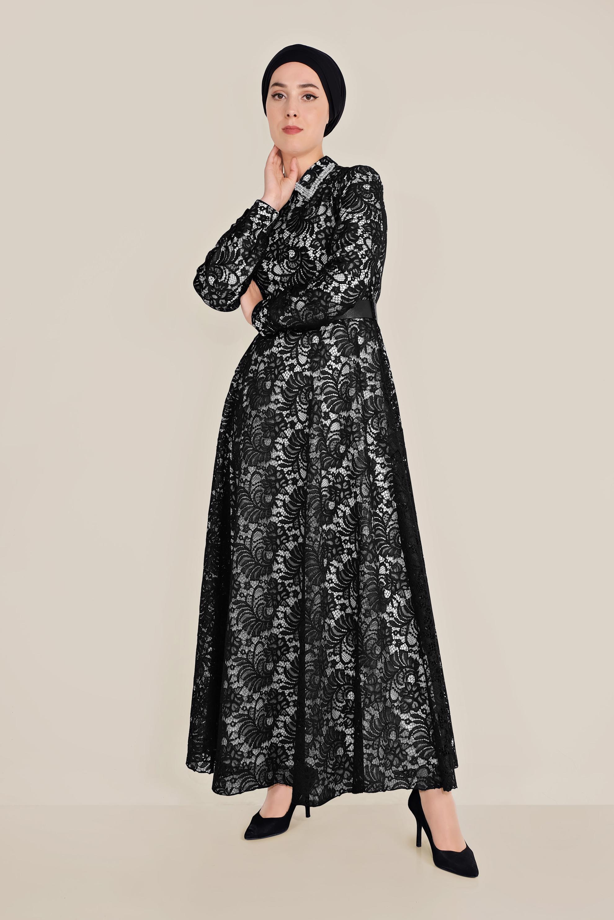Tesettür giyim SİYAH YAKASI BONCUK İŞLEMELİ DANTEL ELBİSE 40630 