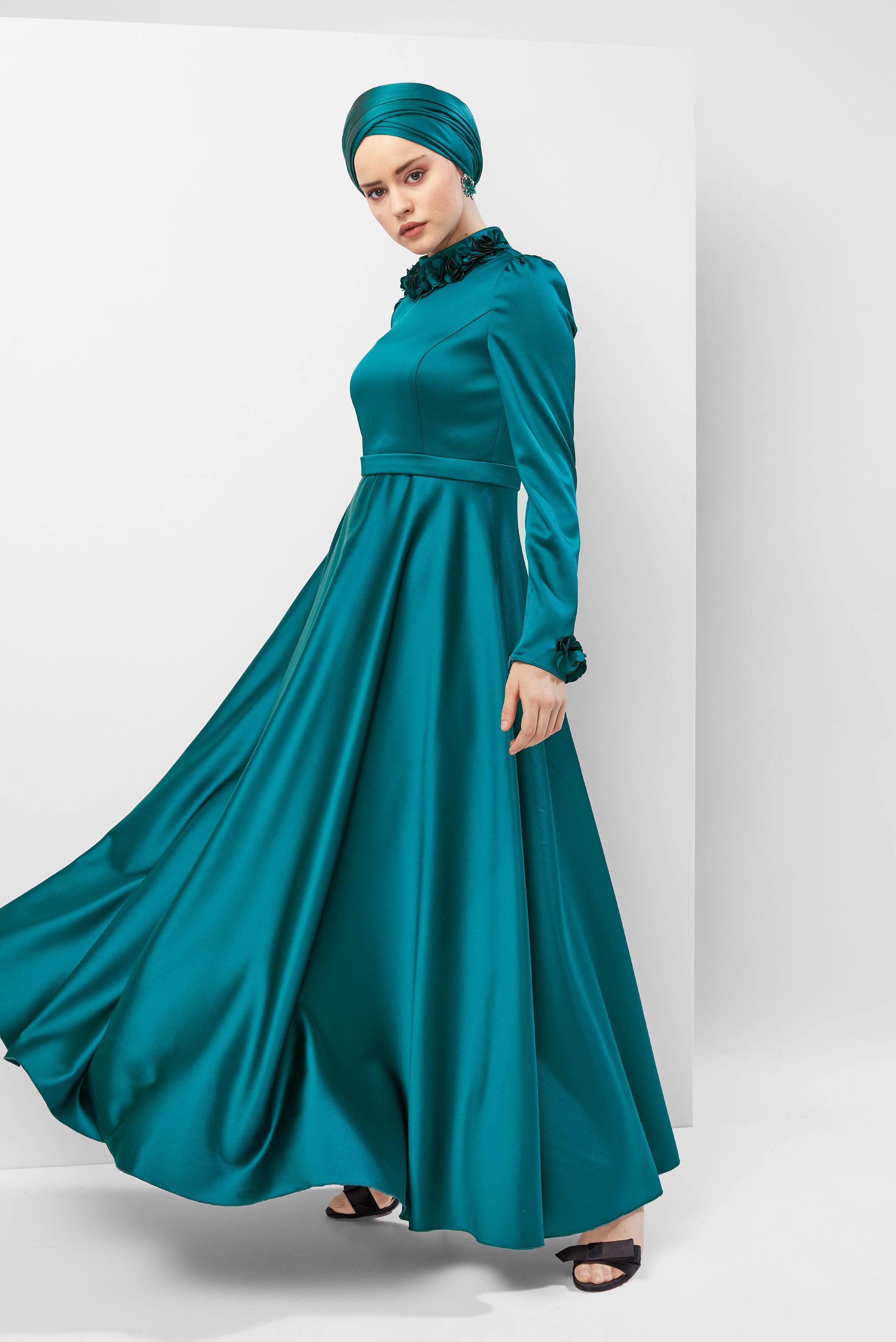 Tesettür giyim MAVİ YAKASI ÇİÇEK İŞLEMELİ ELBİSE 40677 