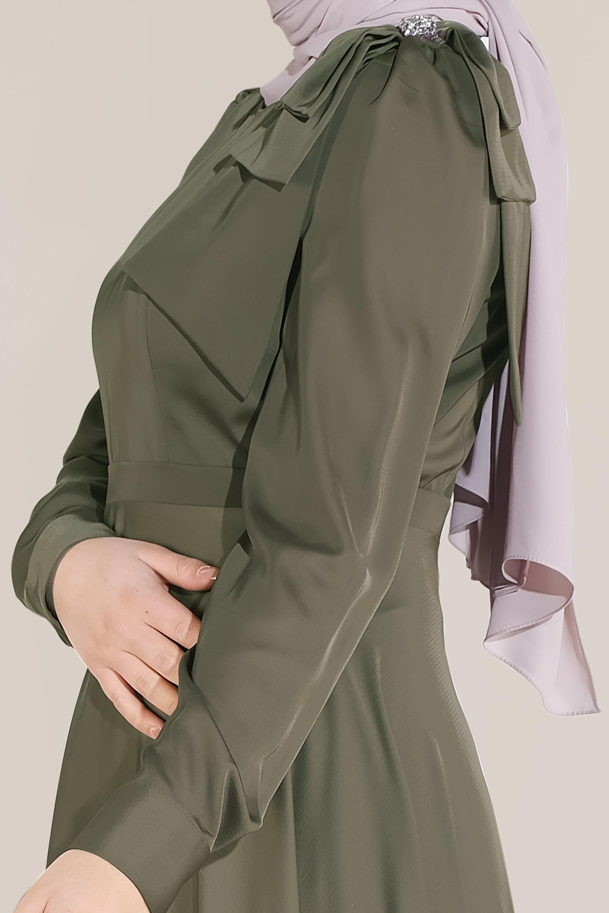 Tesettür giyim HAKİ OMUZ DETAYLI YÜKSEK BEL ELBİSE 40735