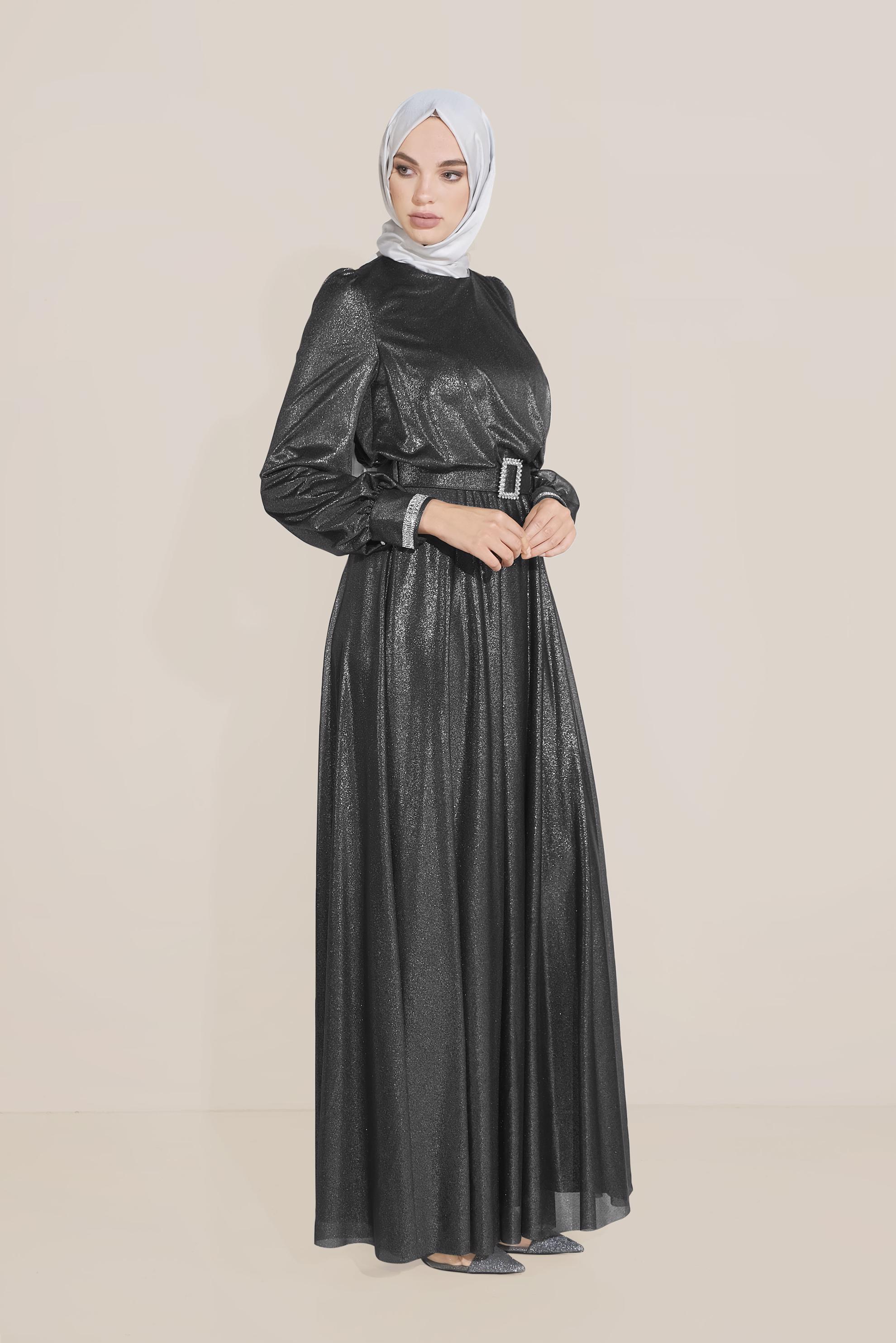 Tesettür giyim SİYAH PARLAK KUMAŞ KEMERLİ ELBİSE 40736